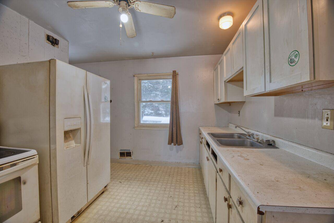 15 E 3rd AVE S, Aurora, MN 55705