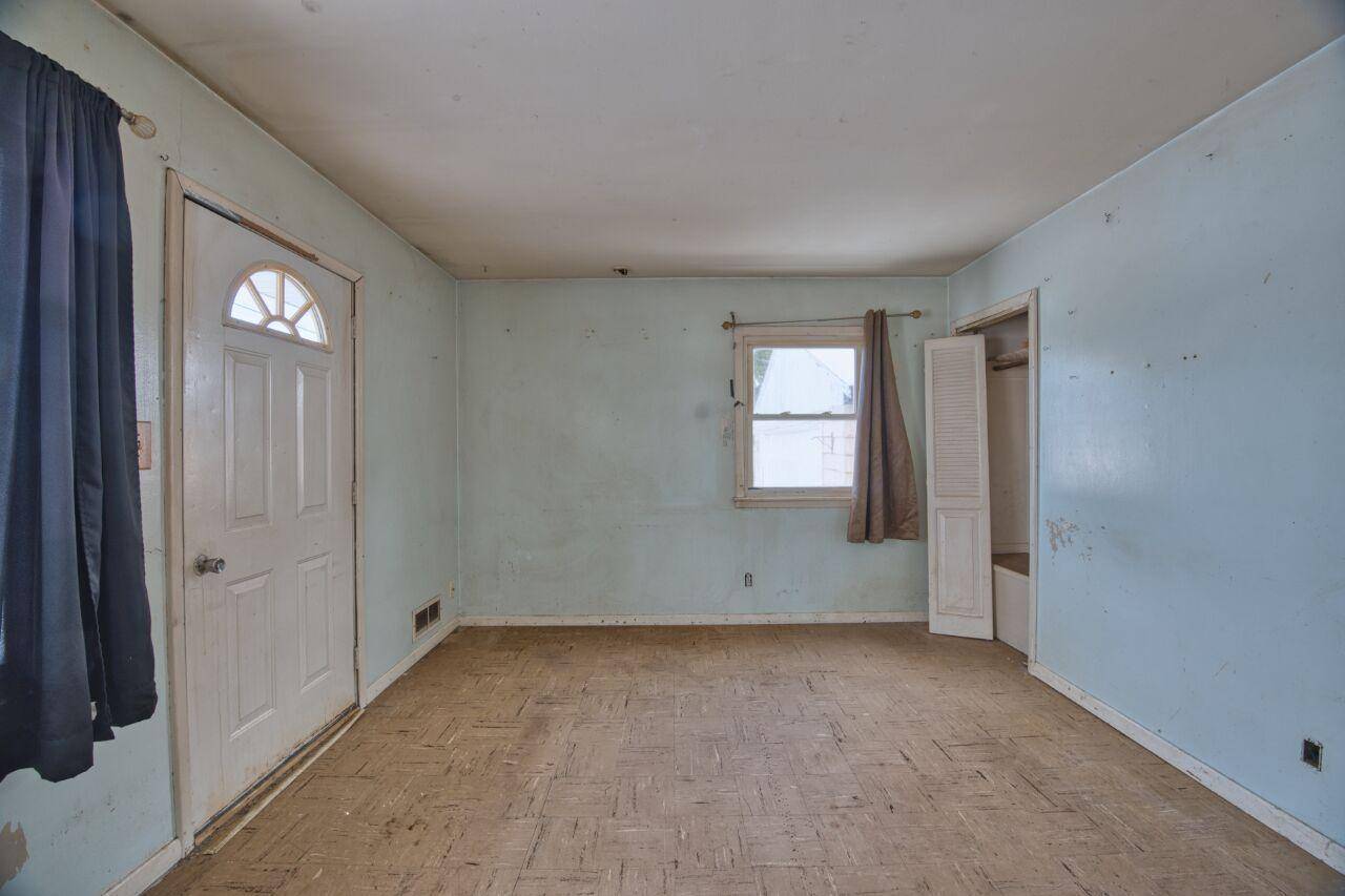 15 E 3rd AVE S, Aurora, MN 55705