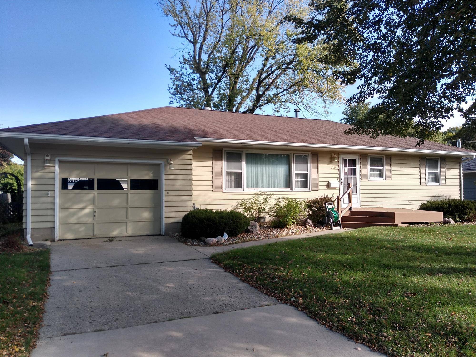 319 Glenn RD, Albert Lea, MN 56007