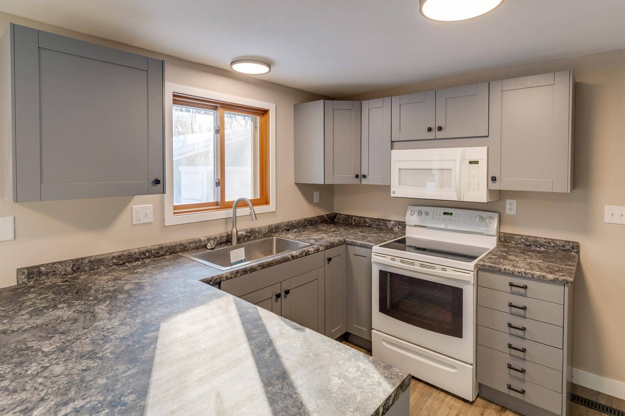 6169 Donald ST, Baxter, MN 56425