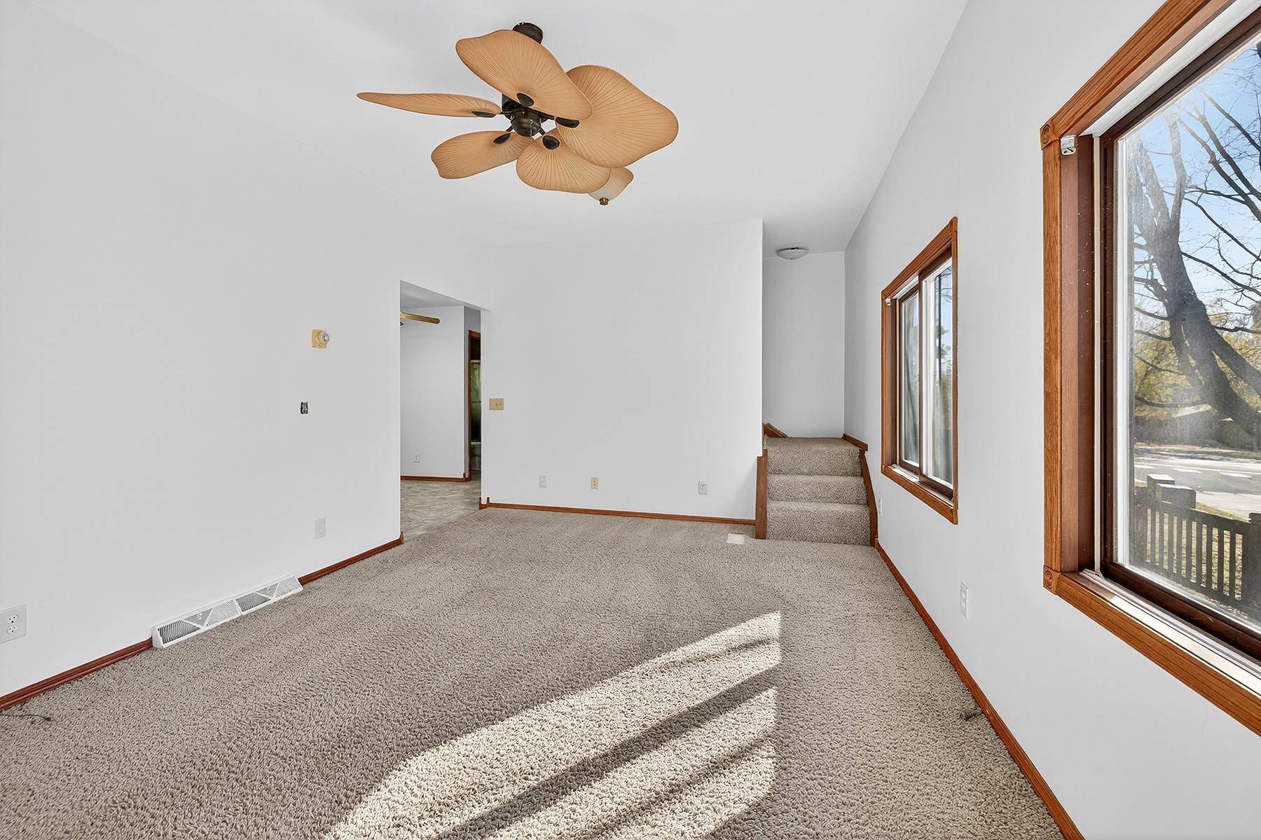 617 Broadway, Carver, MN 55315