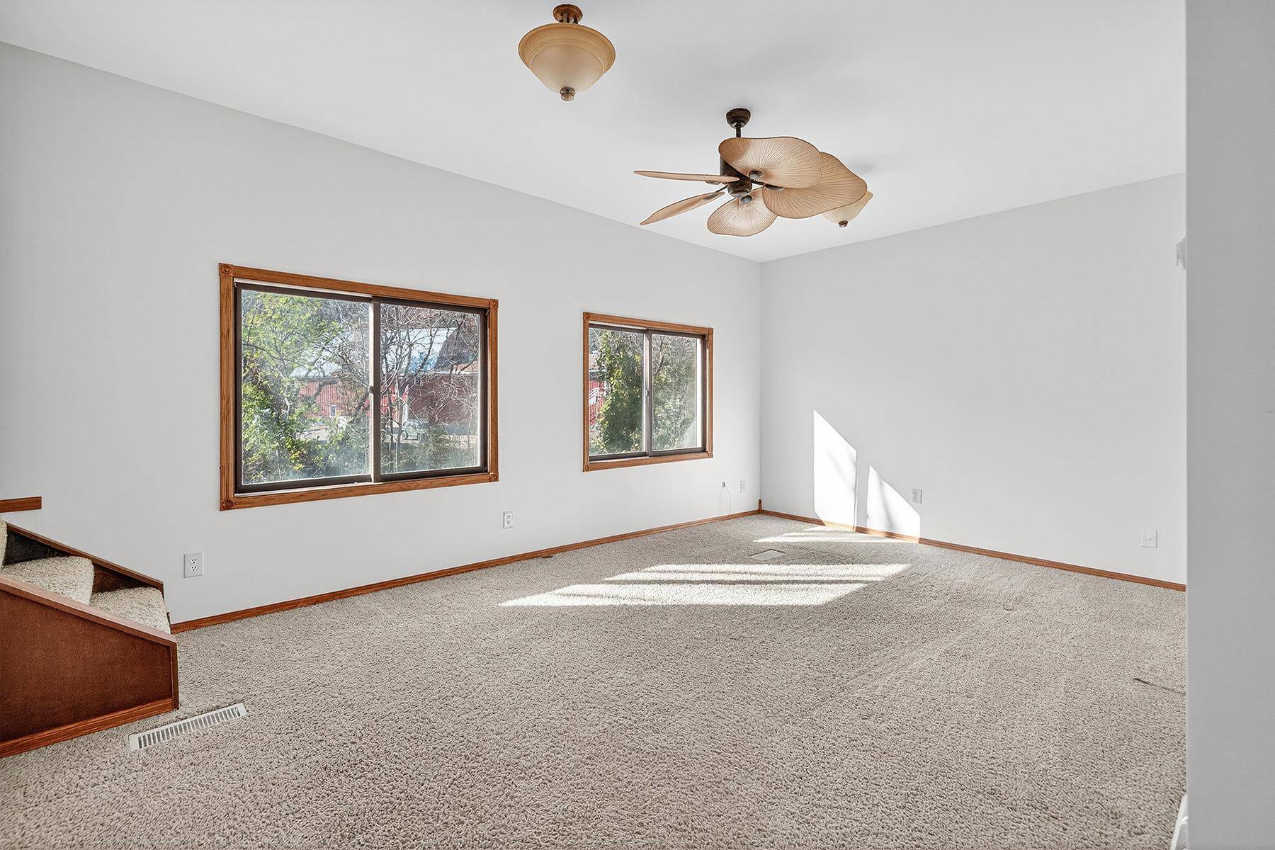 617 Broadway, Carver, MN 55315