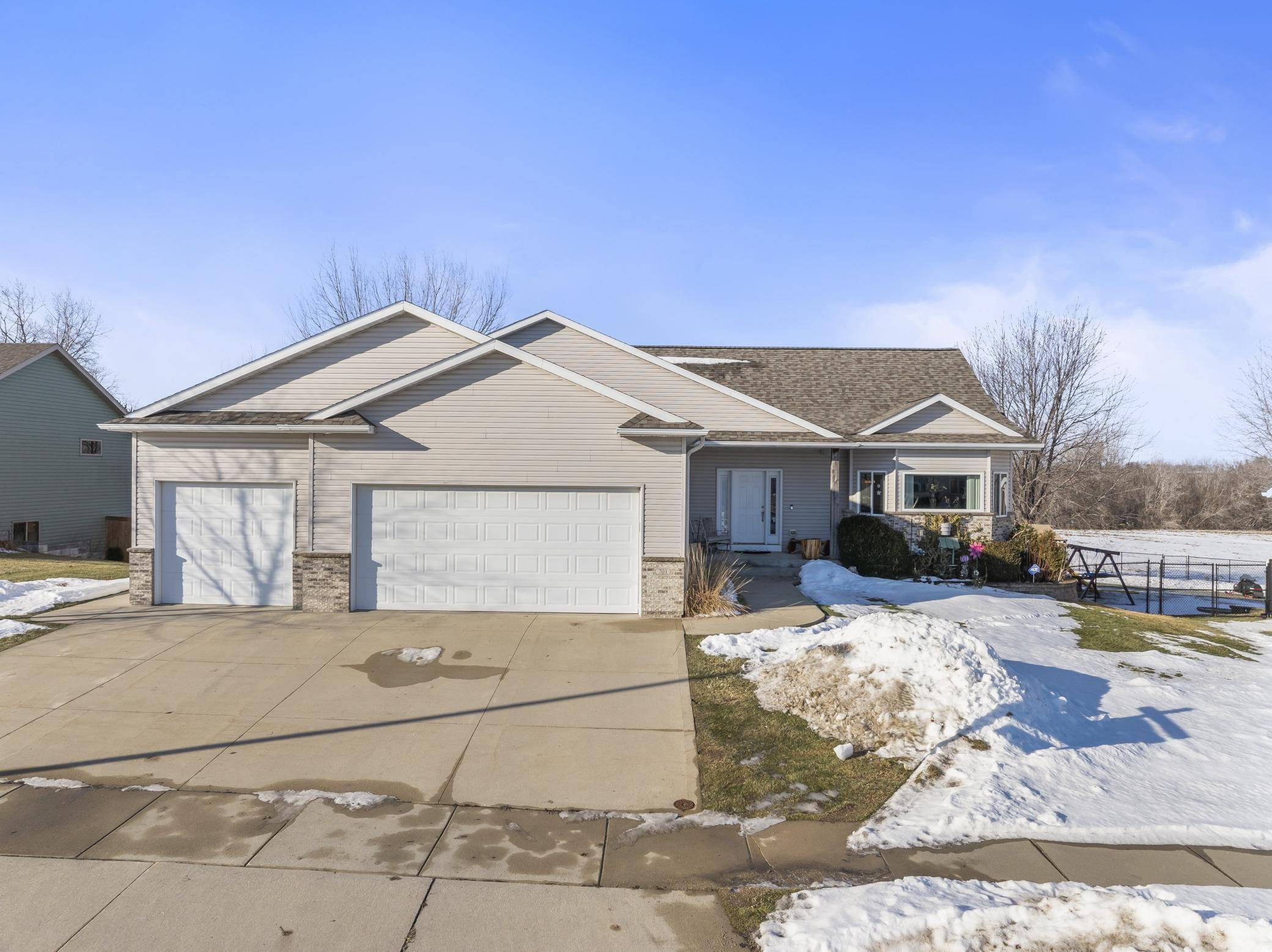701 9th AVE NW, Byron, MN 55920