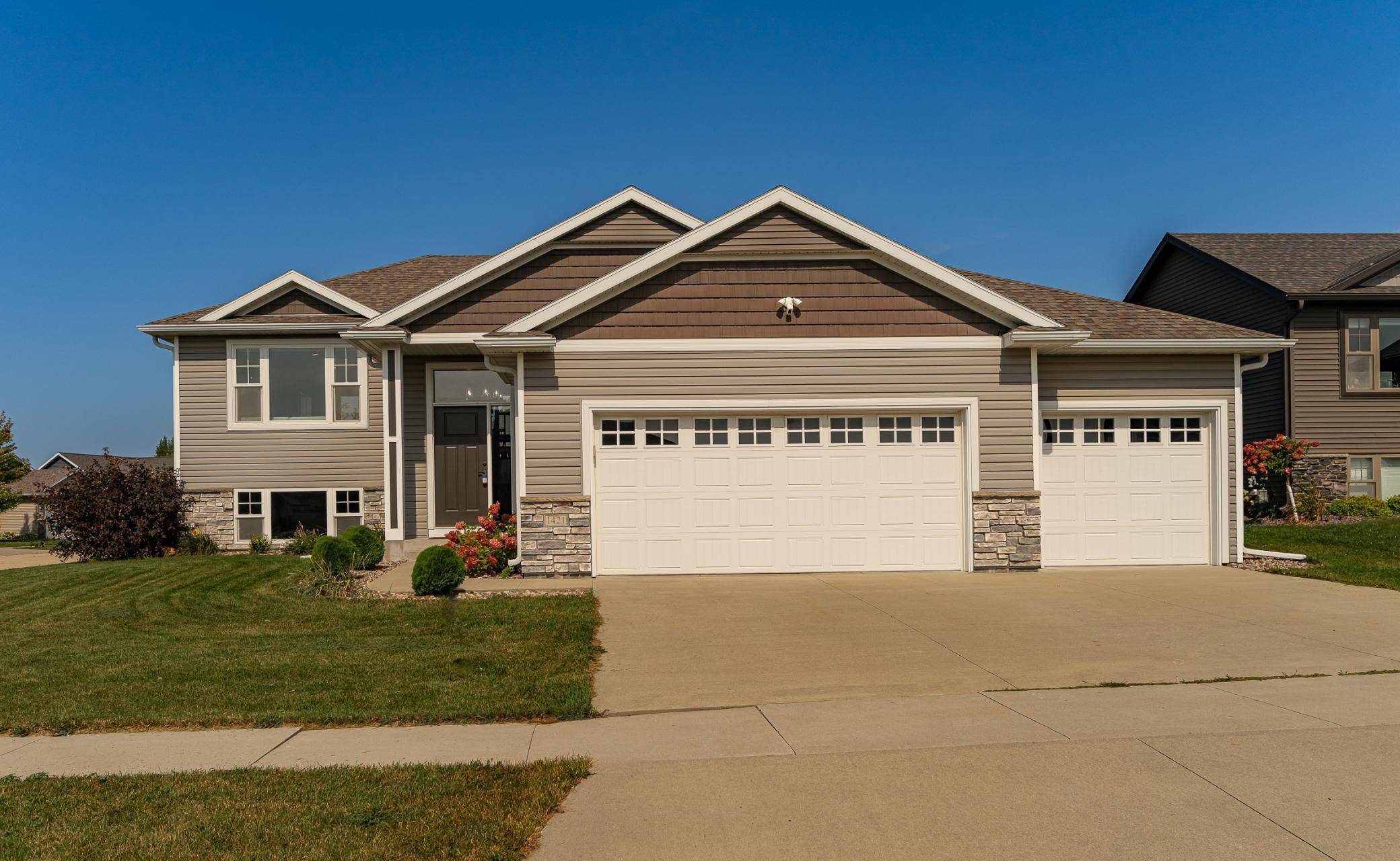 1421 Tunbridge PL NE, Byron, MN 55920