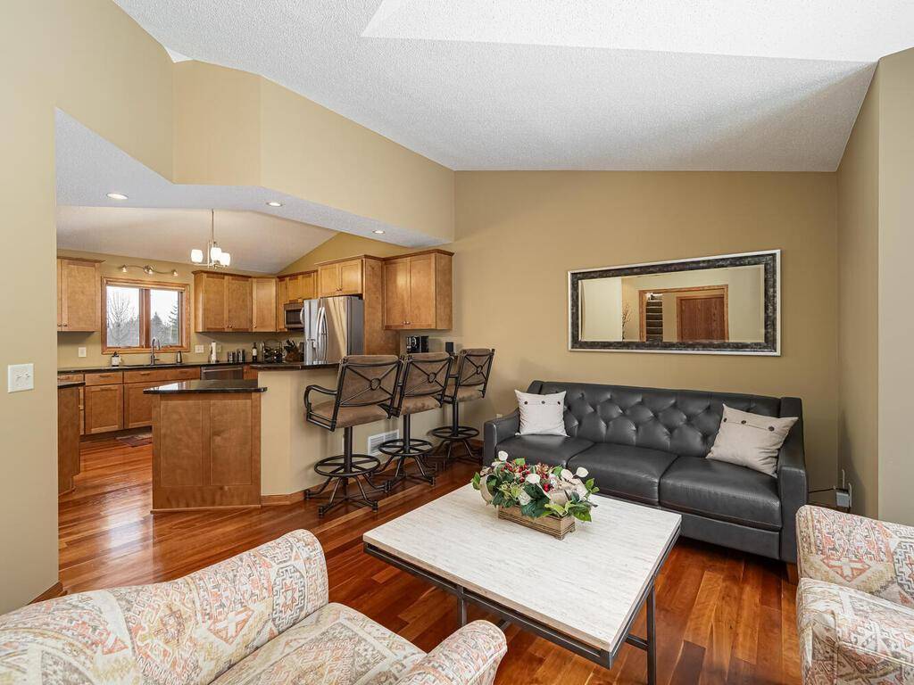 5400 Teakwood LN N, Plymouth, MN 55442