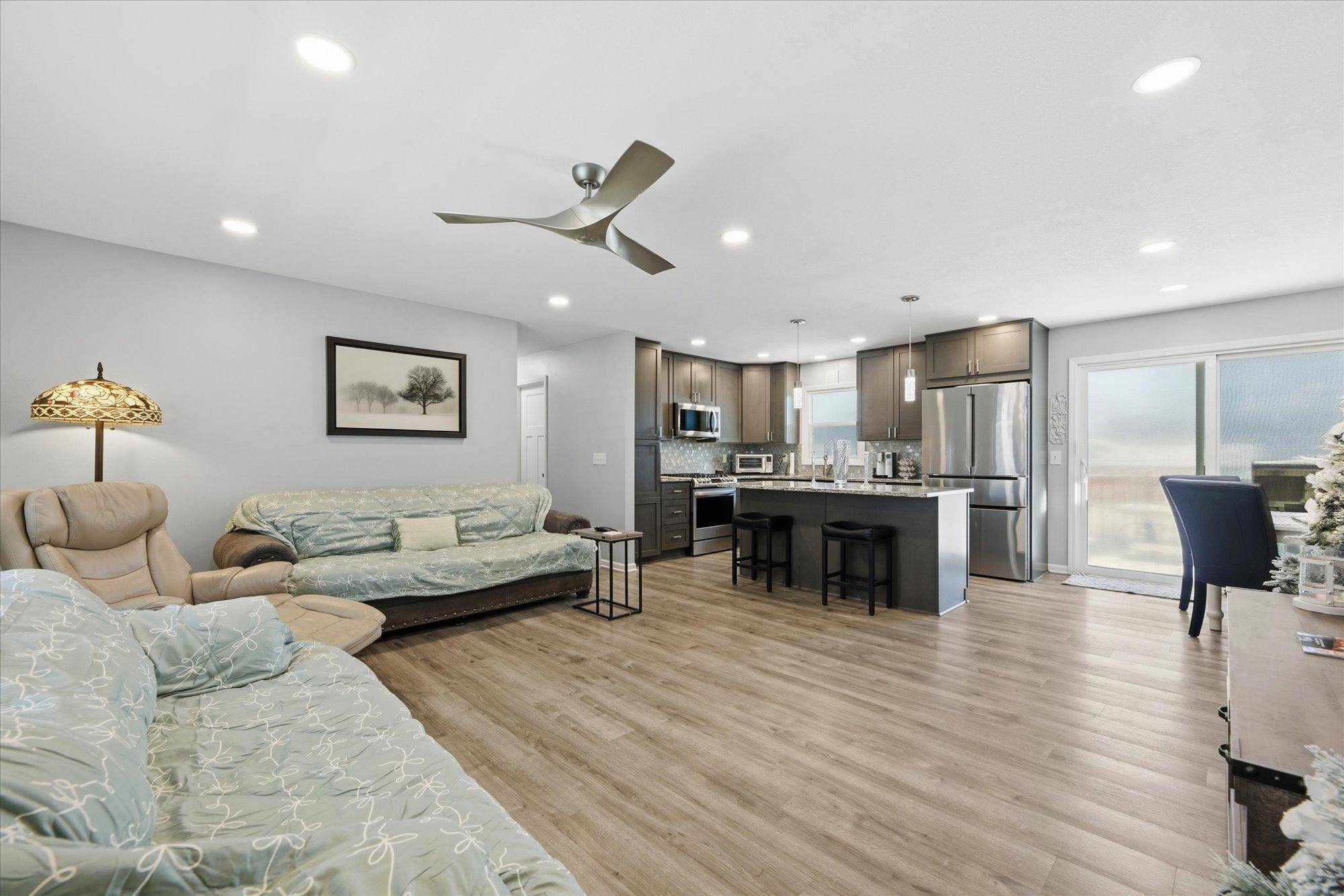 6424 Zealand AVE N, Brooklyn Park, MN 55428