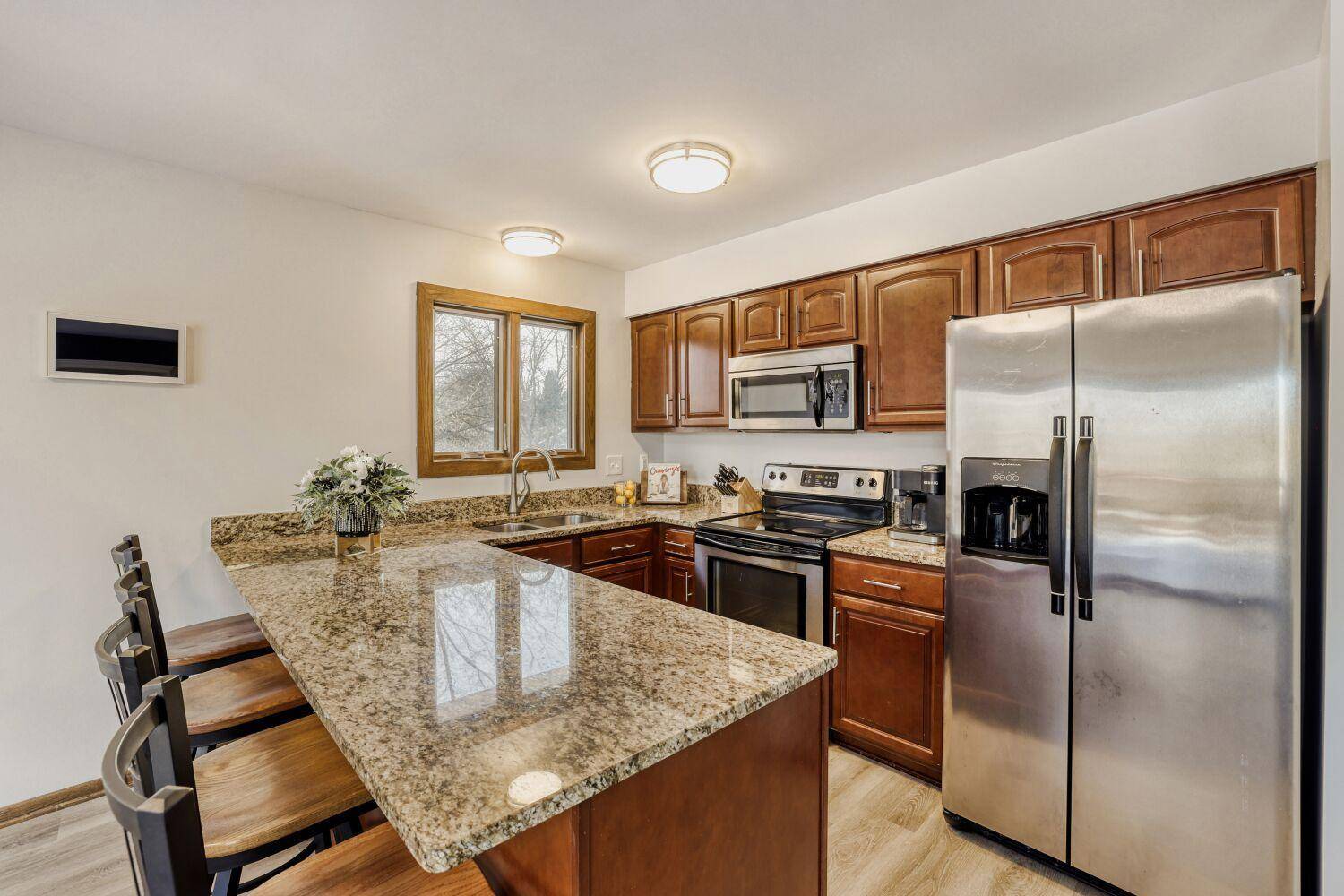 10391 Greyfield CT, Eden Prairie, MN 55347