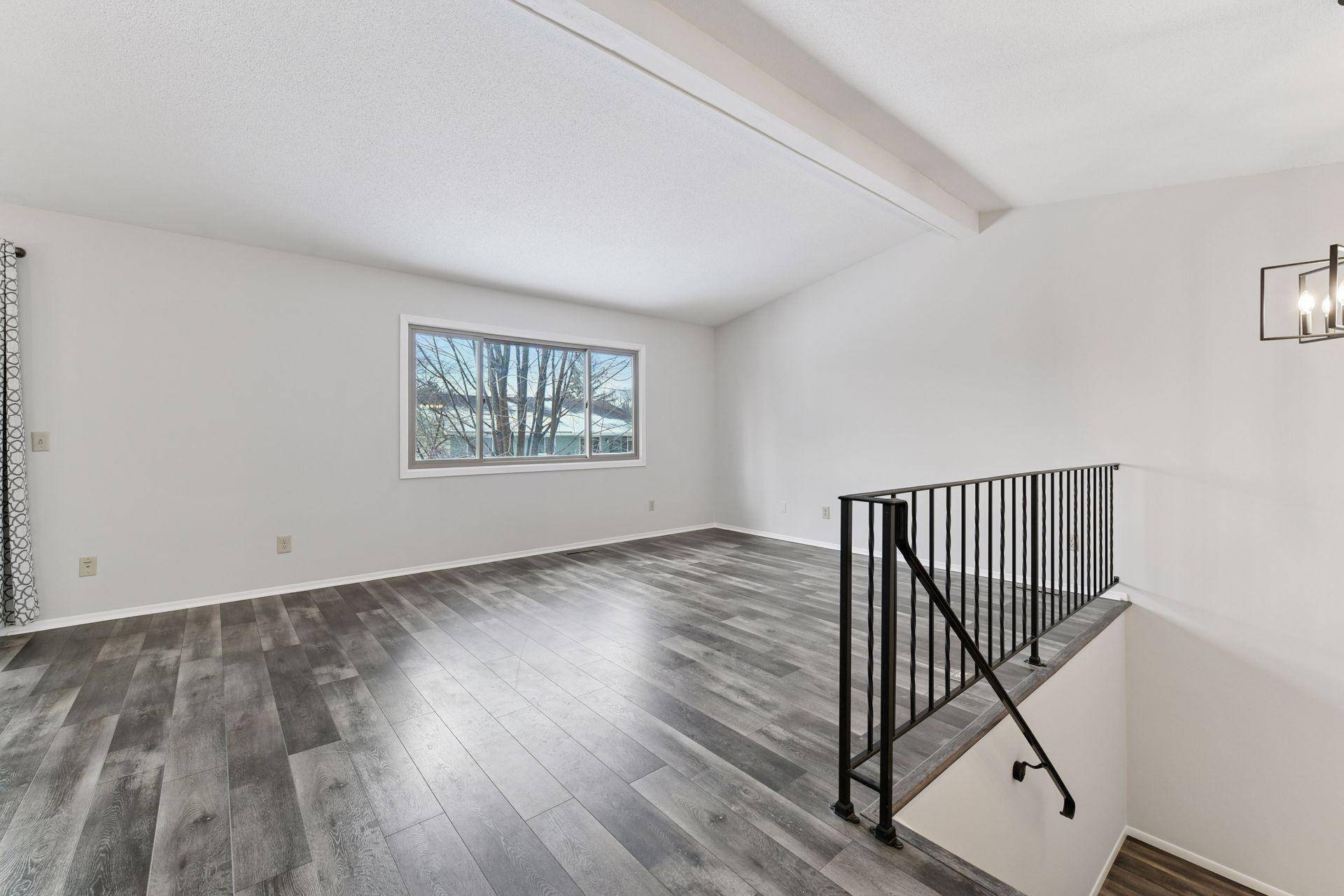 6970 Chaparral LN, Chanhassen, MN 55317