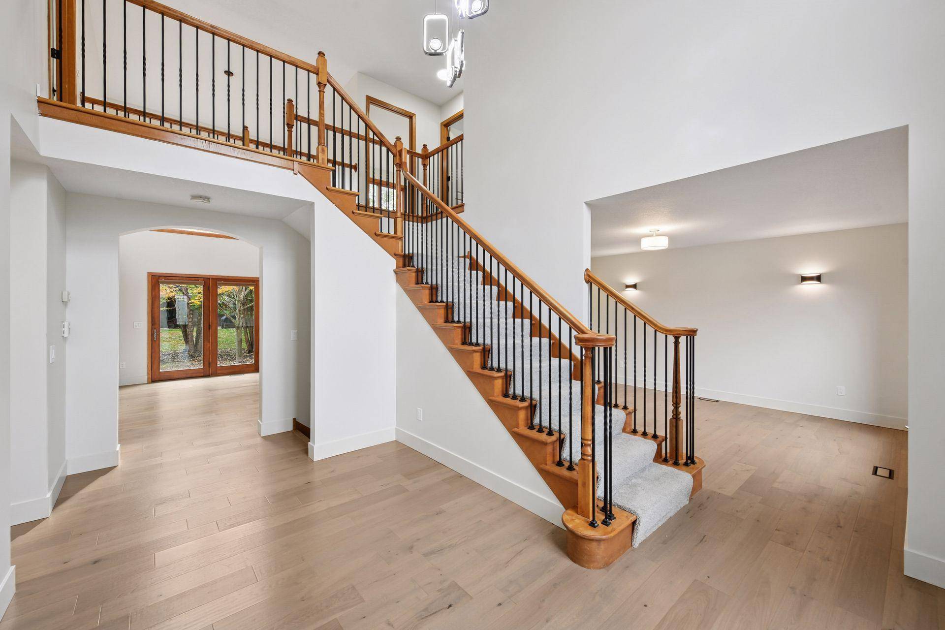 639 Carver Bluffs Pkwy, Carver, MN 55315