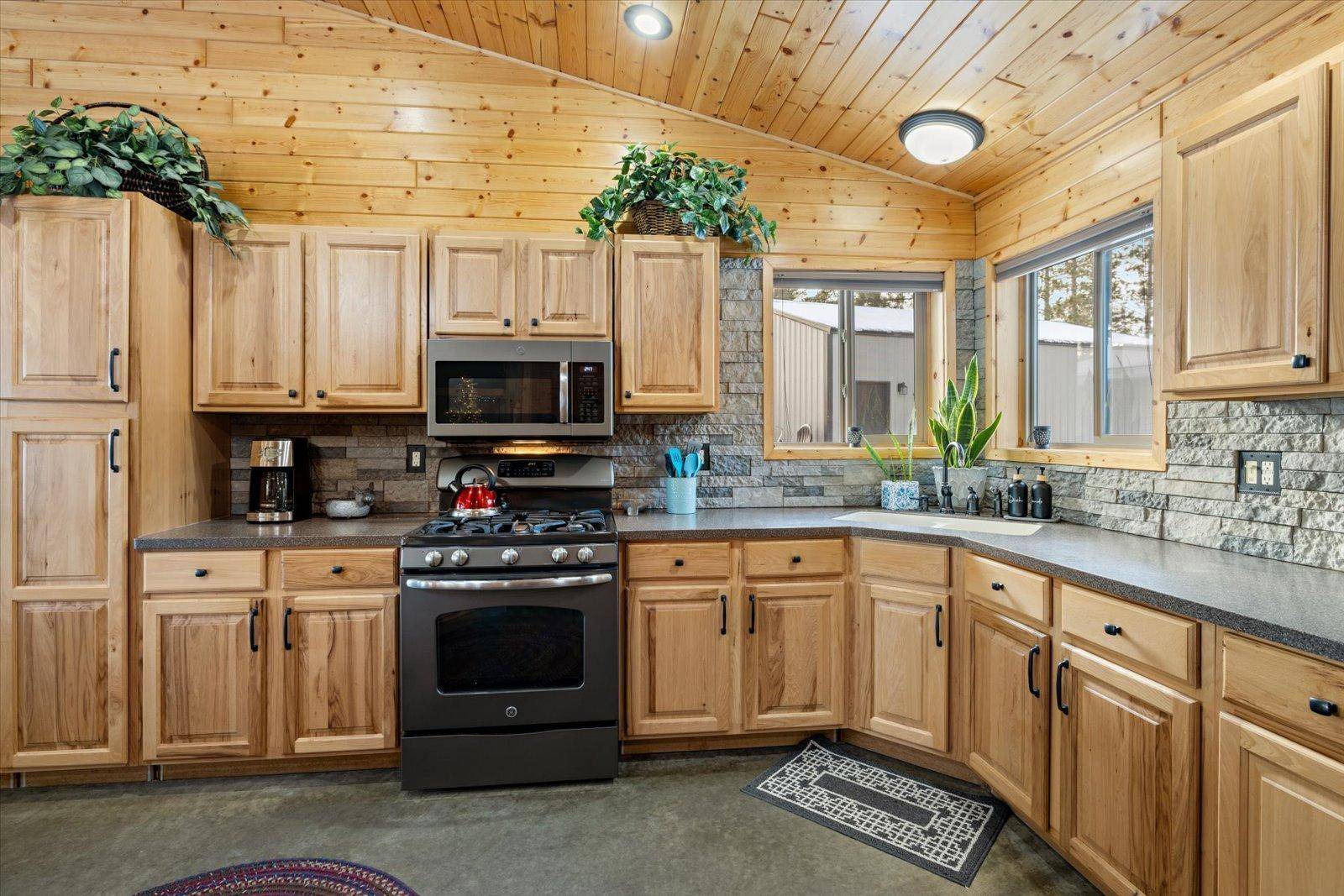 49818 Long Lake TRL, Bigfork, MN 56628