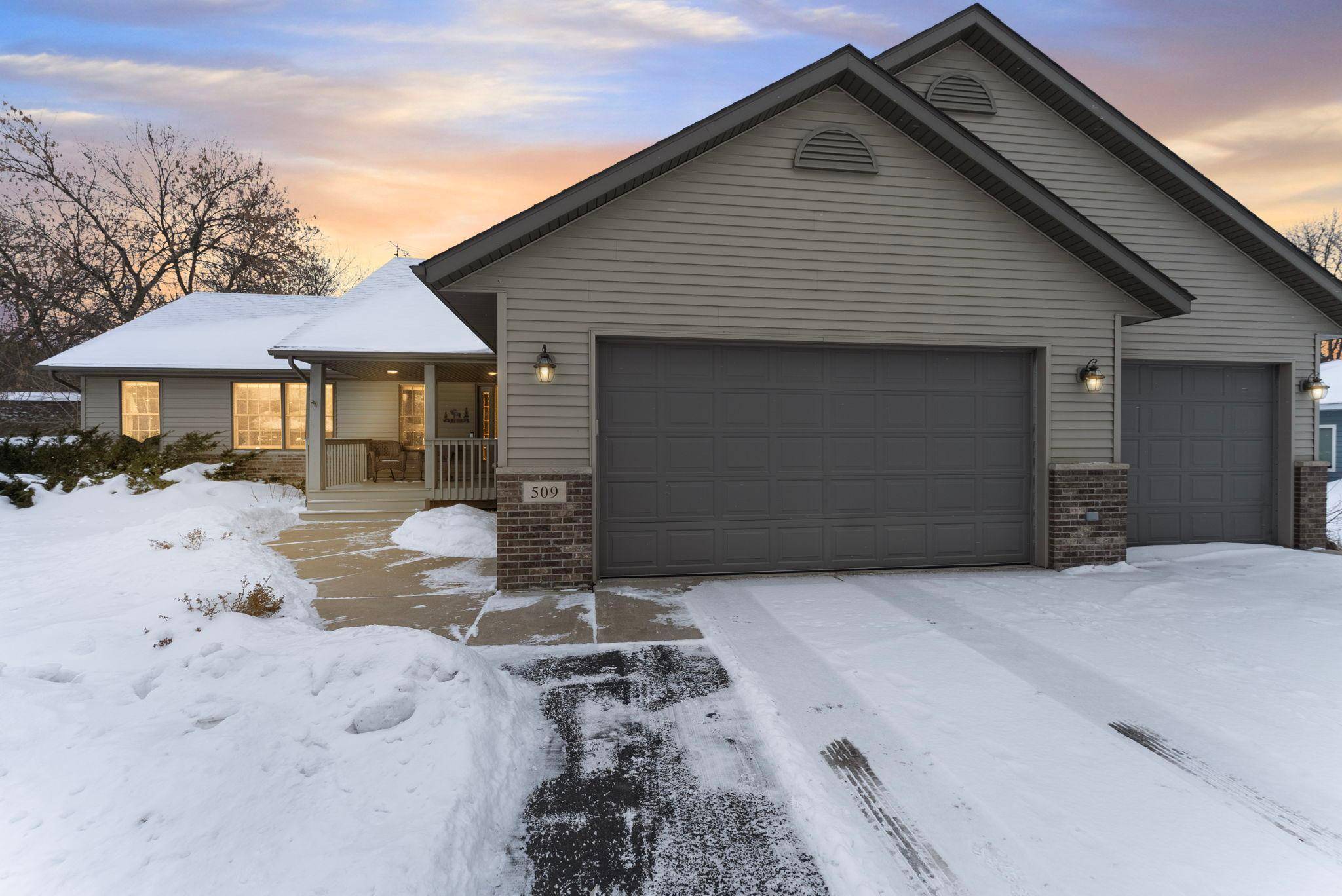 509 9th ST SW, Braham, MN 55006