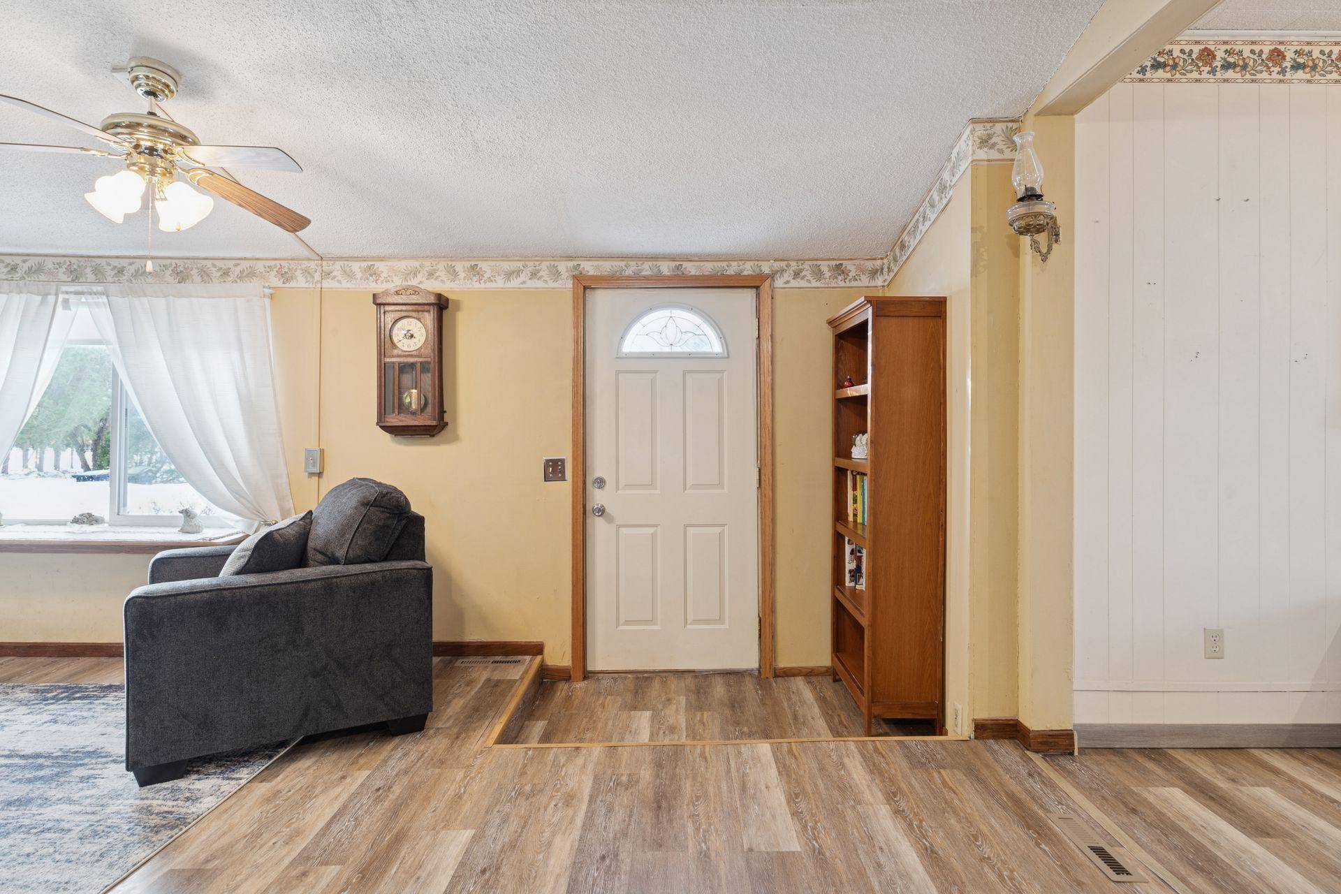 2559 2nd ST, White Bear Twp, MN 55110