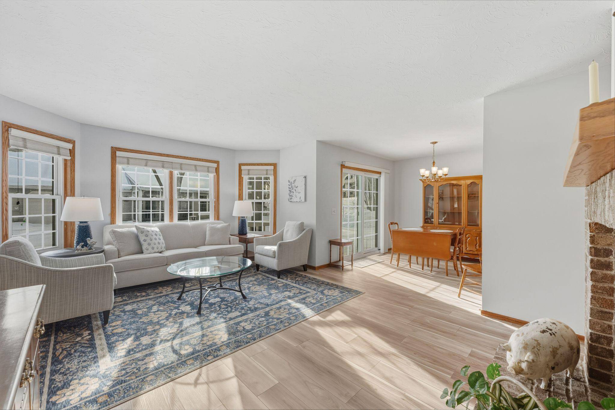 7842 Glenda CT, Apple Valley, MN 55124