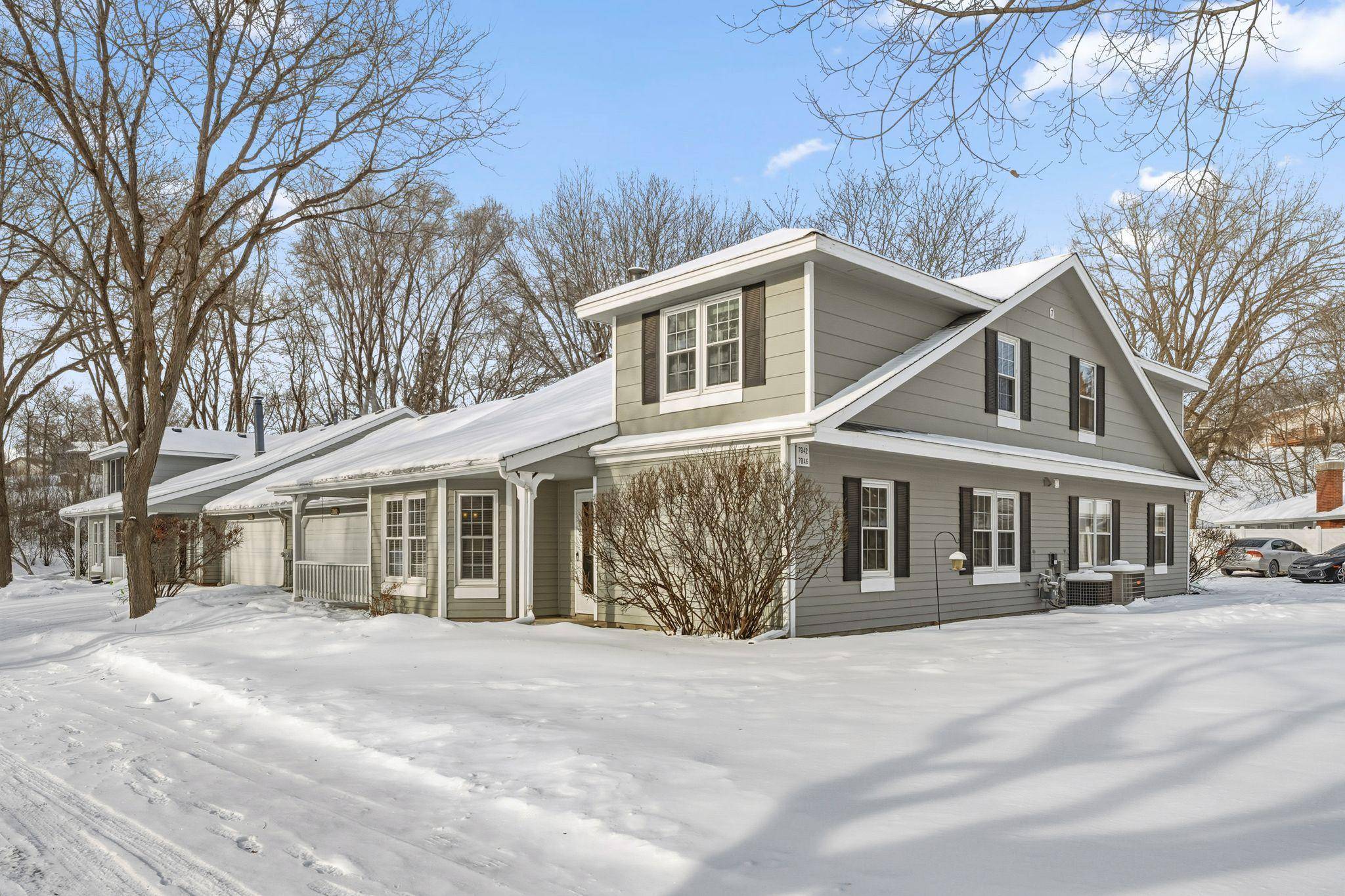 7842 Glenda CT, Apple Valley, MN 55124