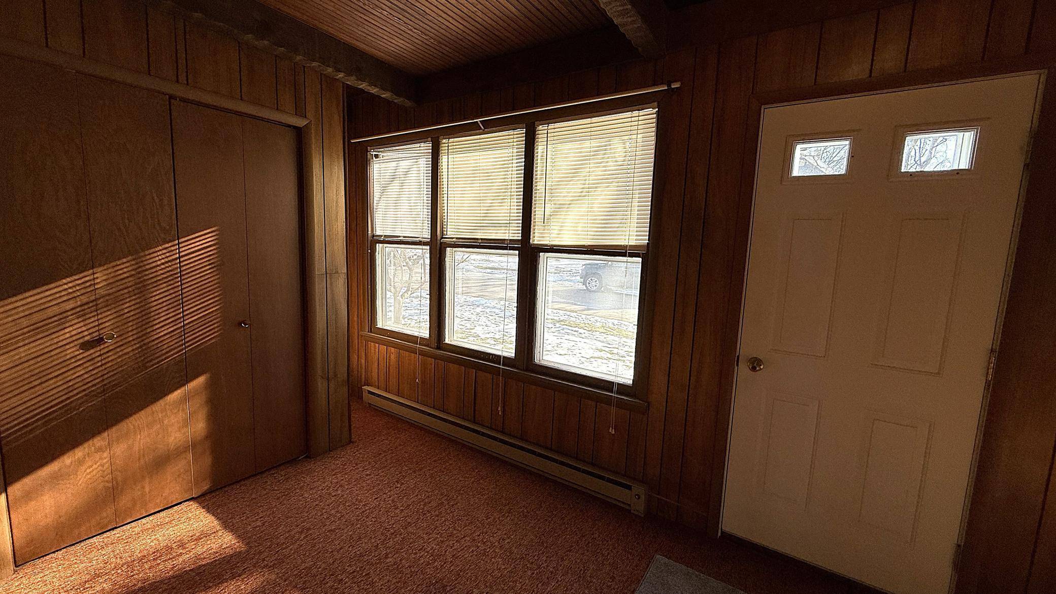 135 E Snelling AVE, Appleton, MN 56208