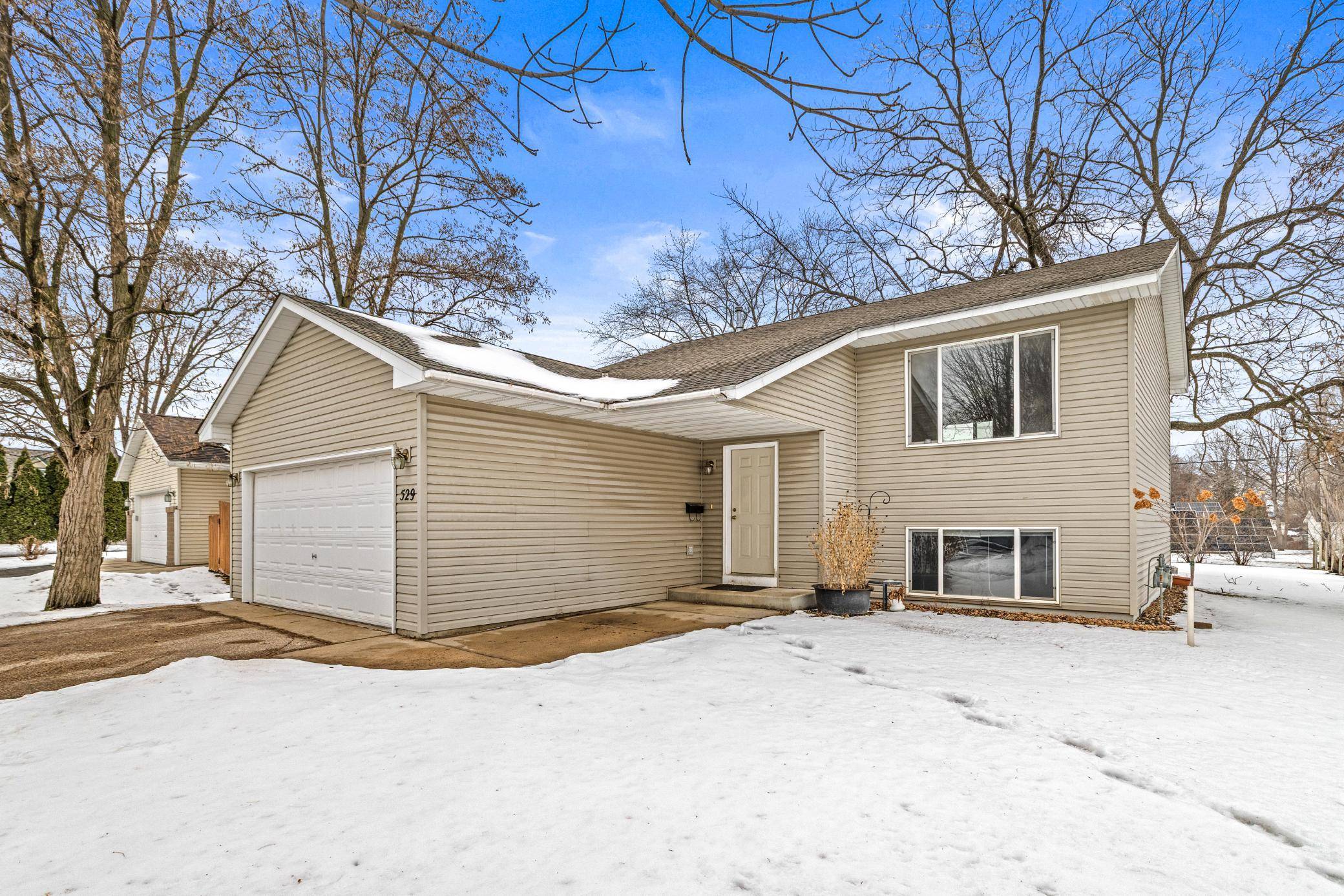 529 5th AVE E, Shakopee, MN 55379