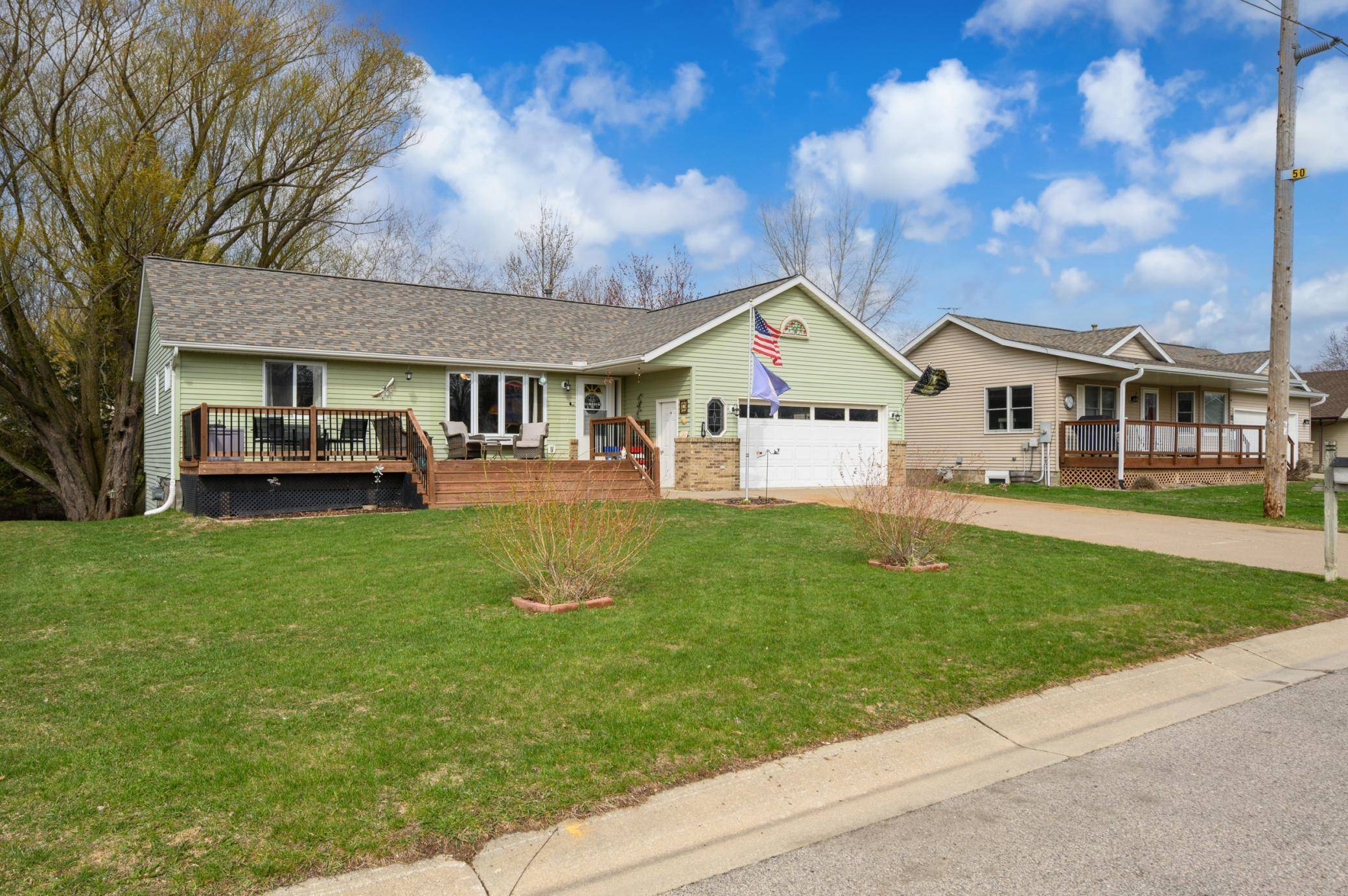 370 7th ST SW, Plainview, MN 55964
