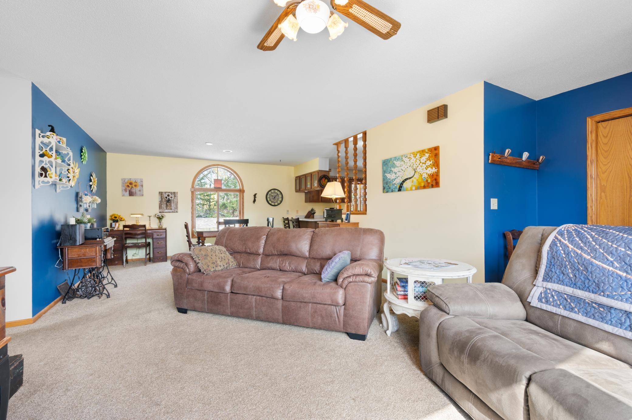 370 7th ST SW, Plainview, MN 55964