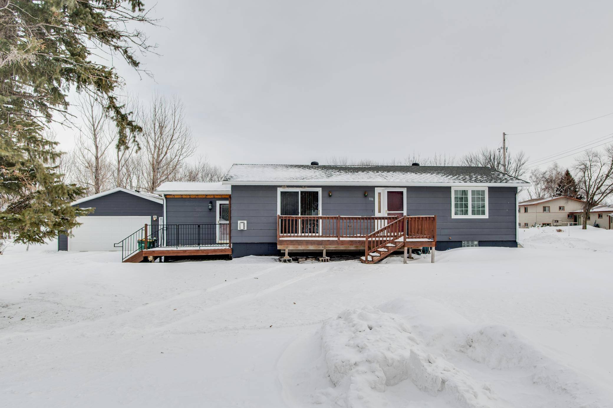 306 1st AVE W, Abercrombie, ND 58001