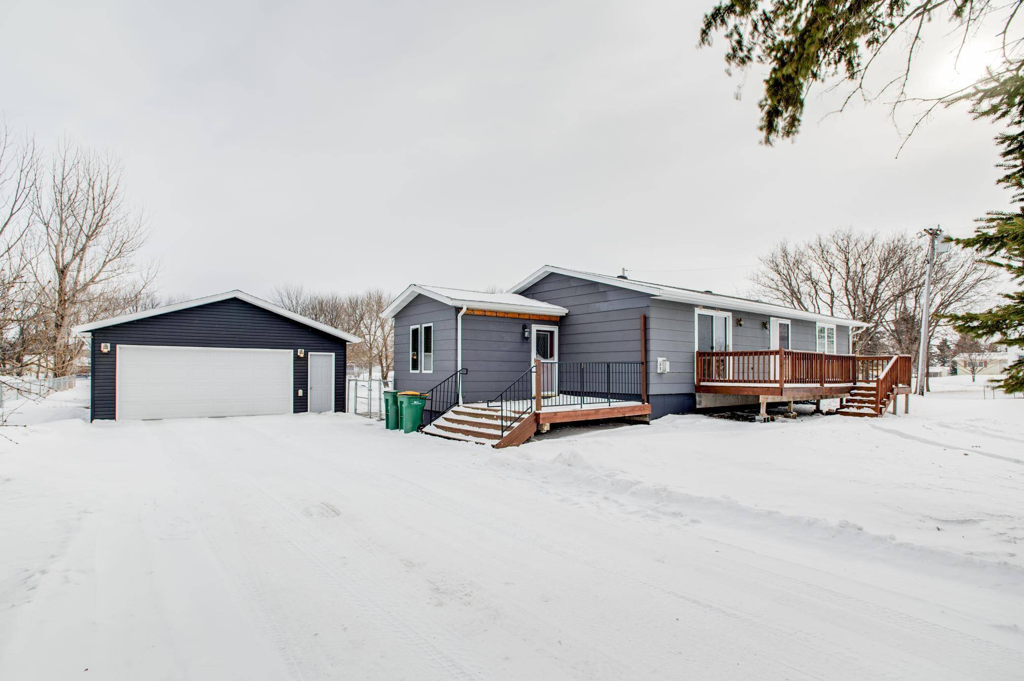 306 1st AVE W, Abercrombie, ND 58001