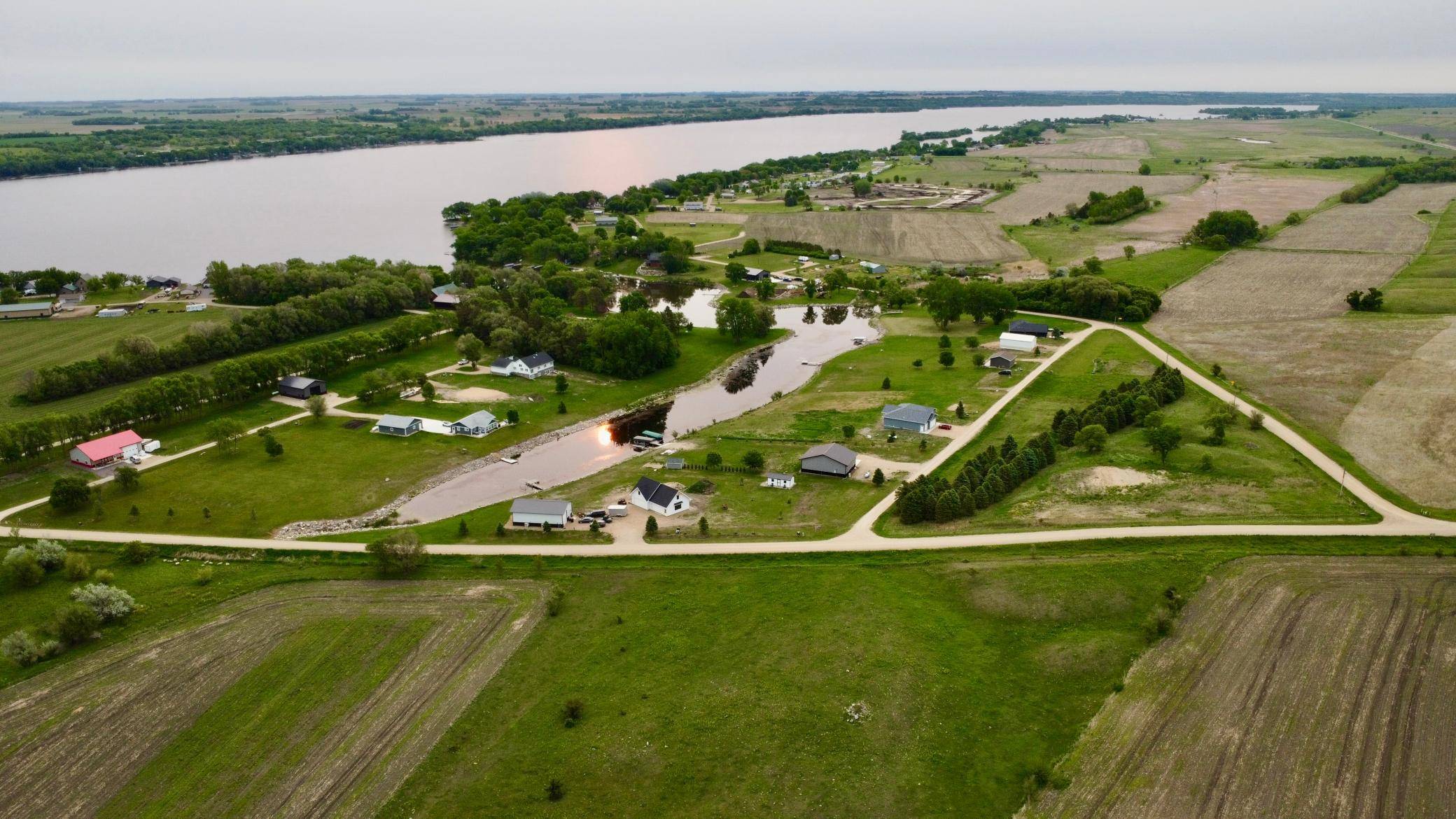 48128 Isaac LN, Big Stone City, SD 57216