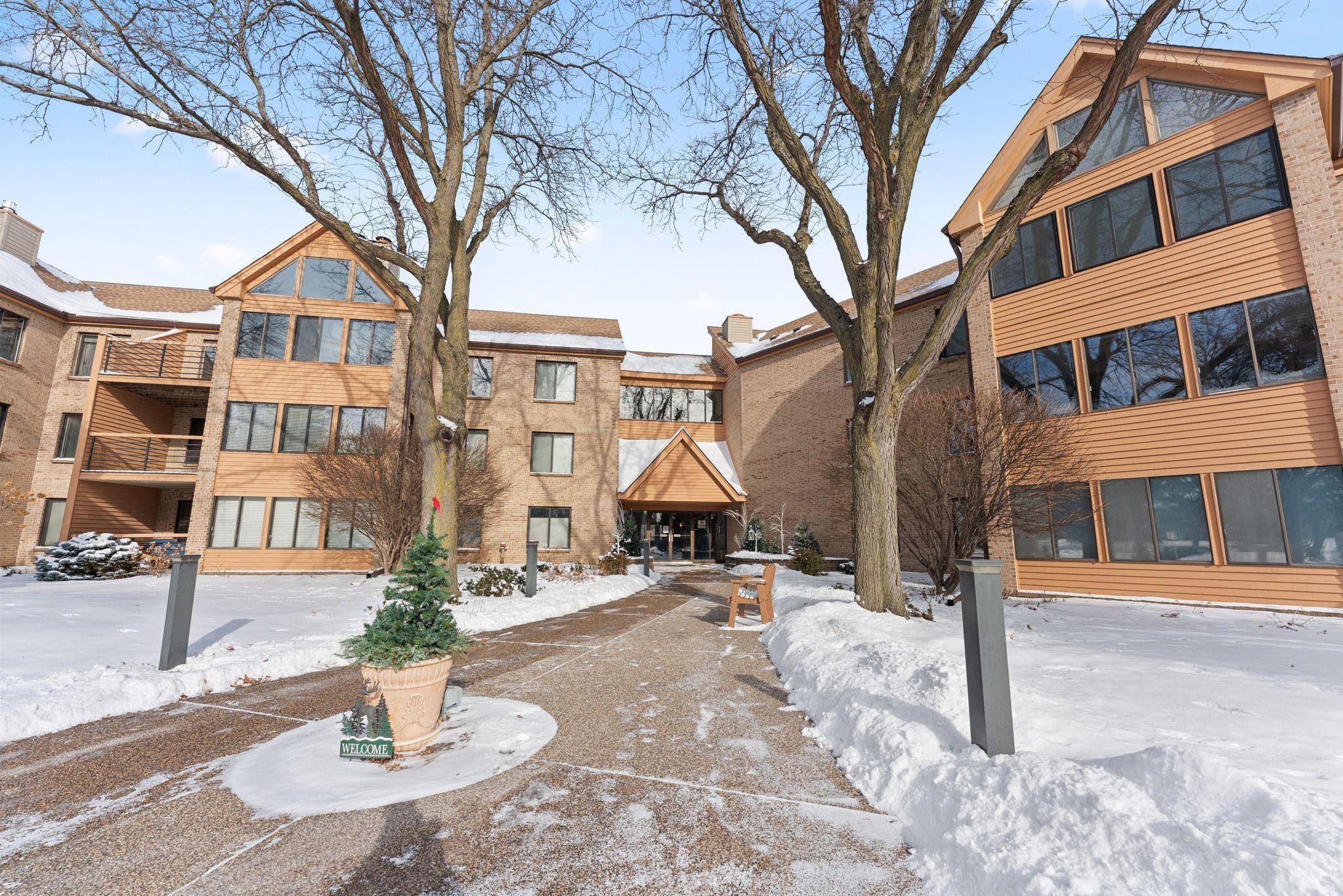 6100 Auto Club RD #211, Bloomington, MN 55438