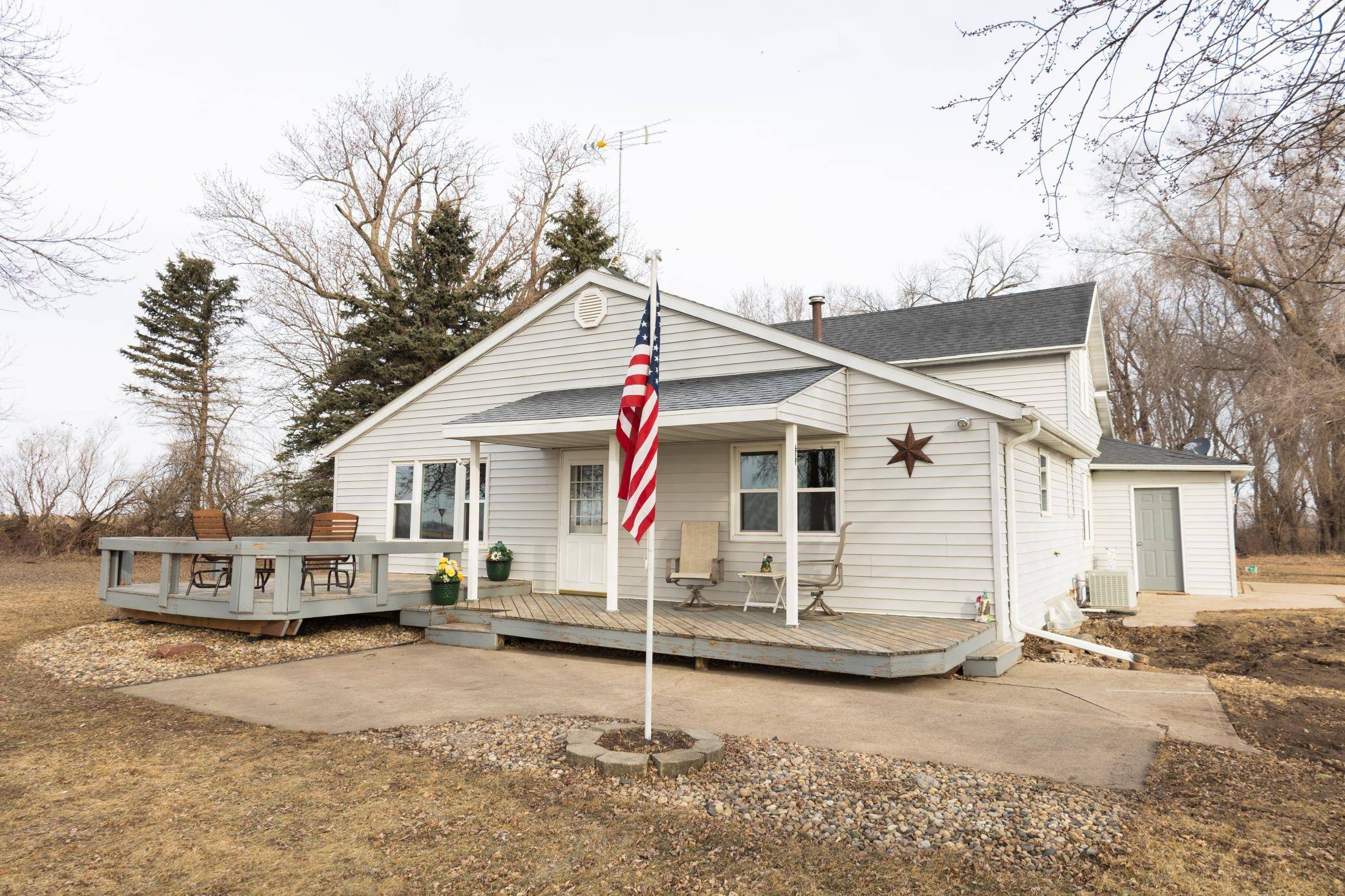 28048 310th ST, Bigelow, MN 56117