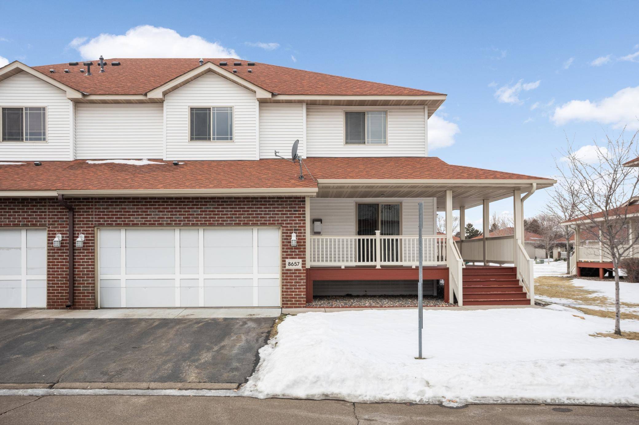 8657 Tessman CIR N, Brooklyn Park, MN 55445