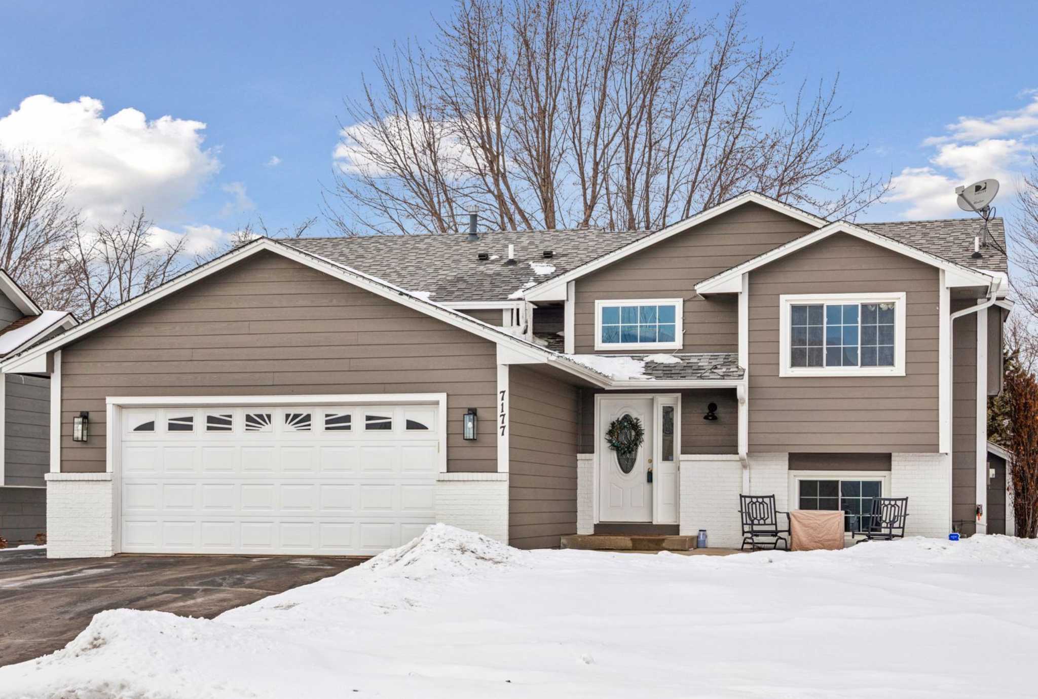 7177 158th ST W, Apple Valley, MN 55124