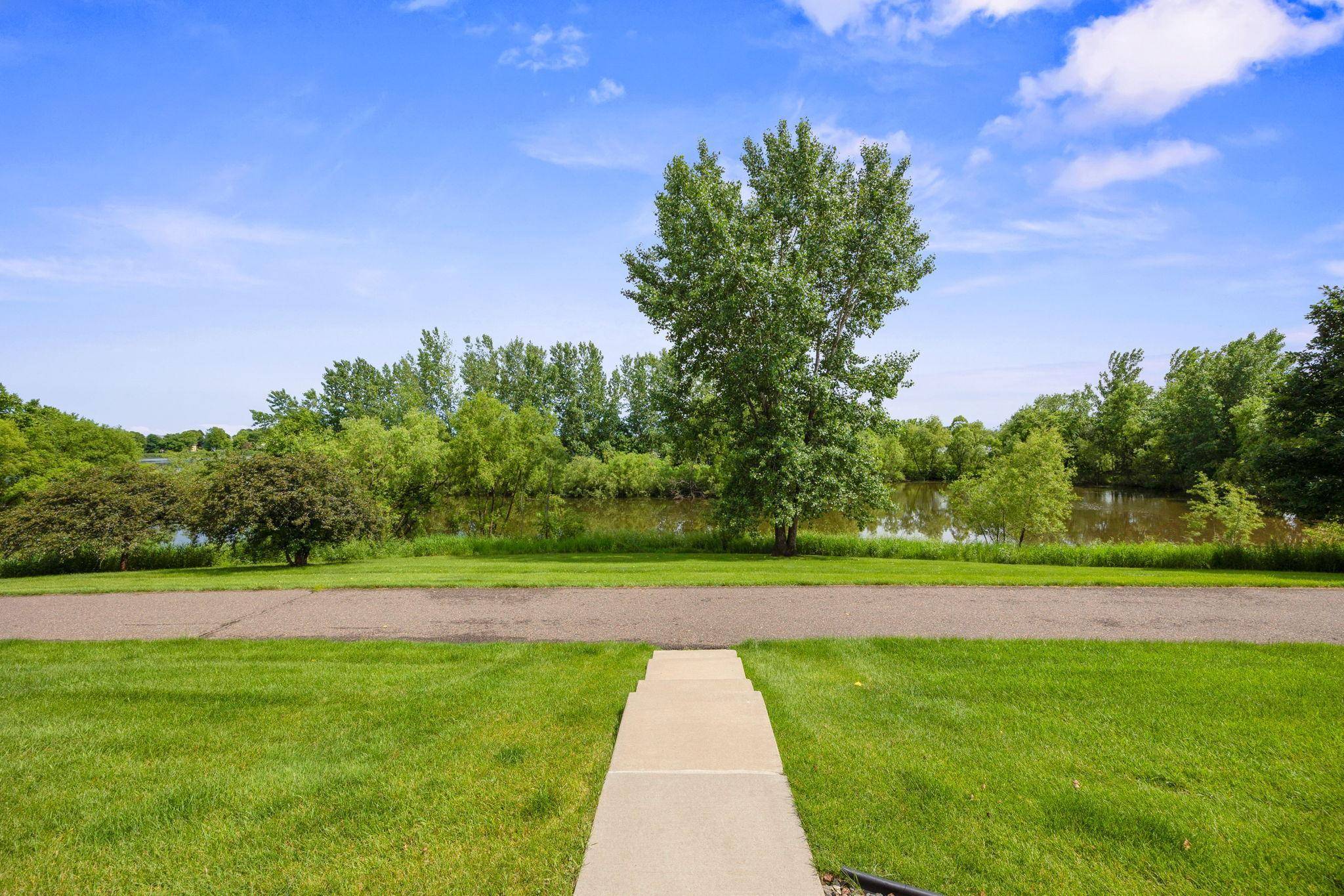6595 Linwood DR NE, Albertville, MN 55301
