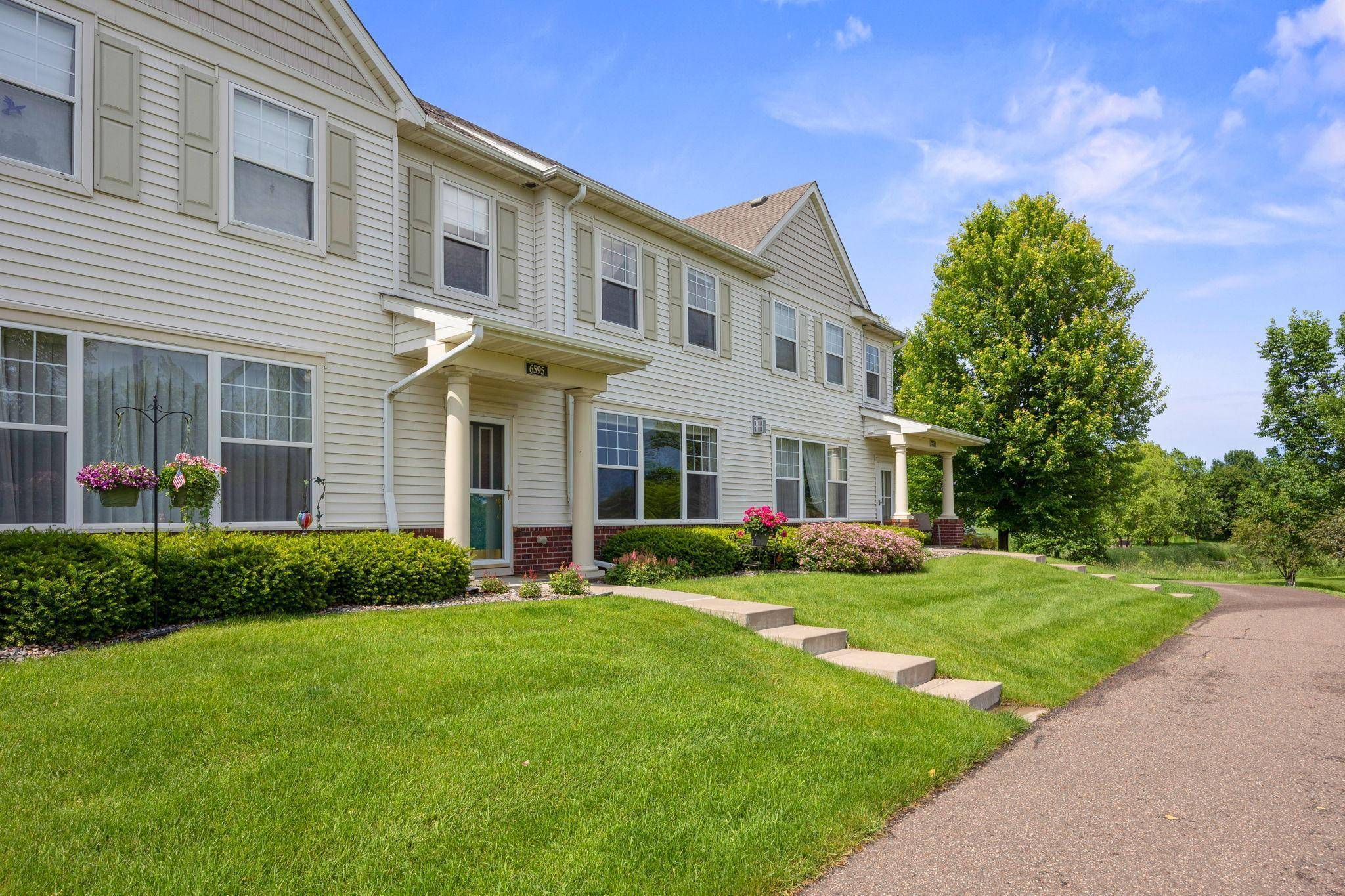 6595 Linwood DR NE, Albertville, MN 55301