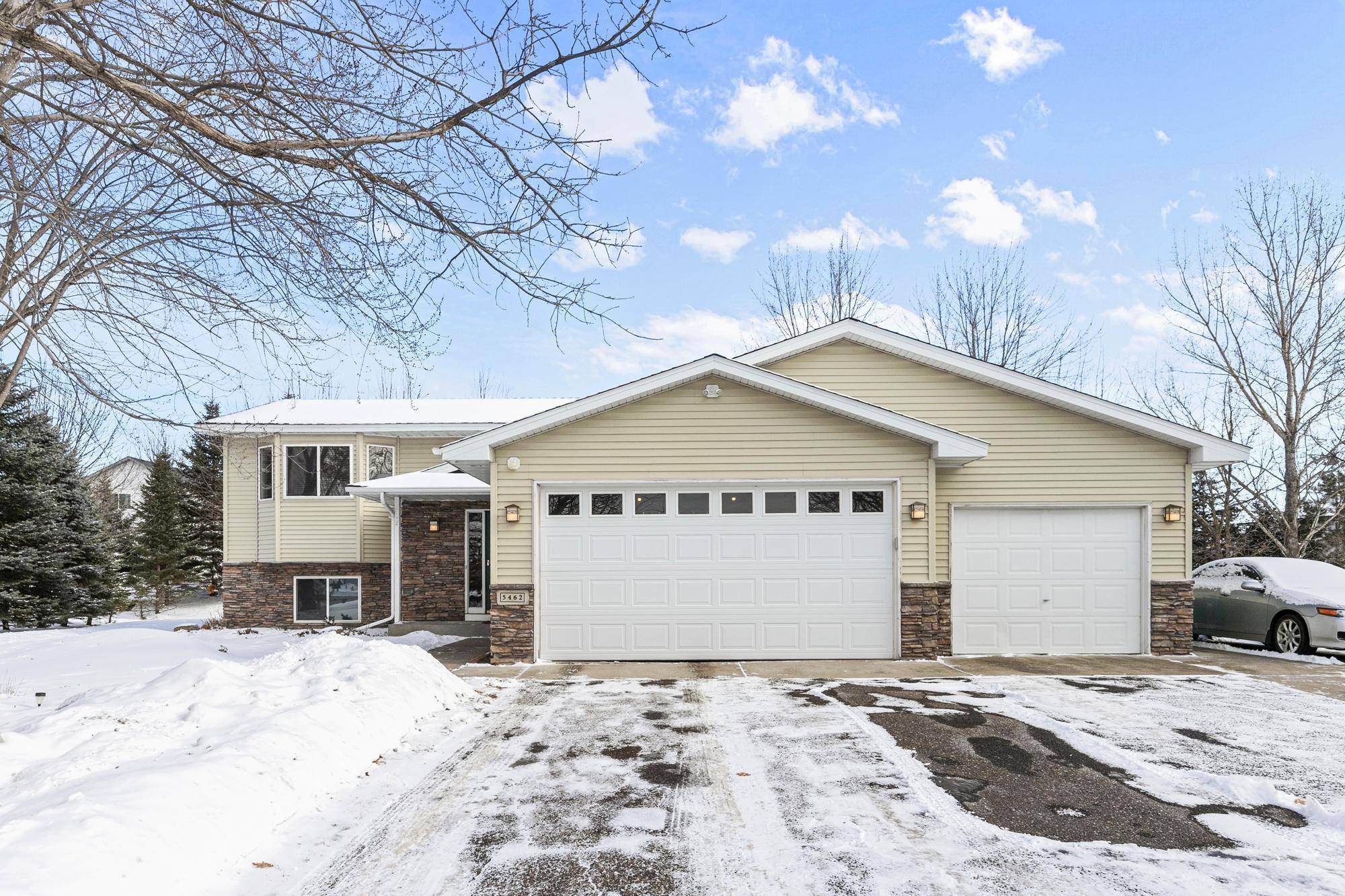 5462 Kalenda DR NE, Albertville, MN 55301