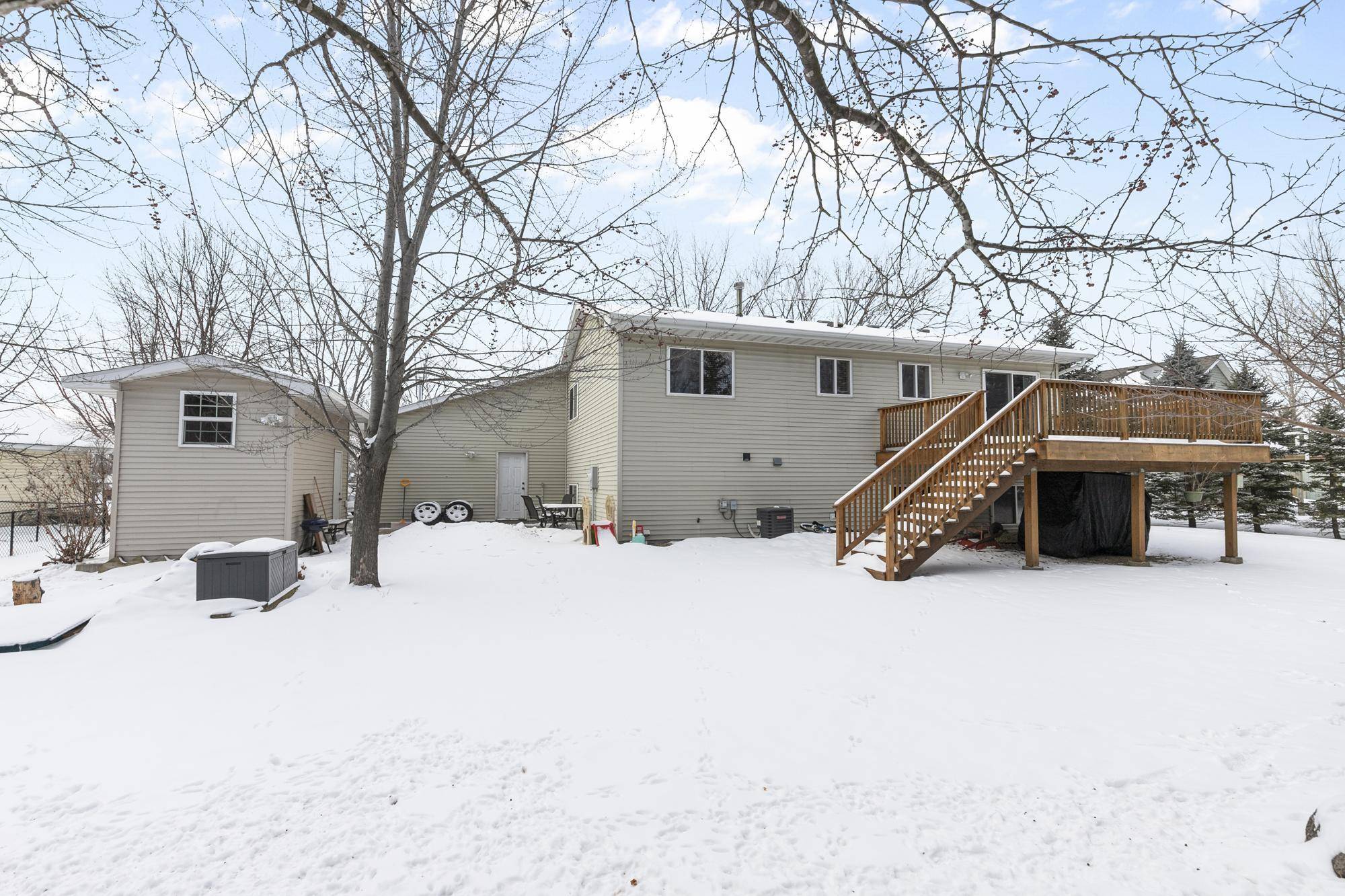 5462 Kalenda DR NE, Albertville, MN 55301