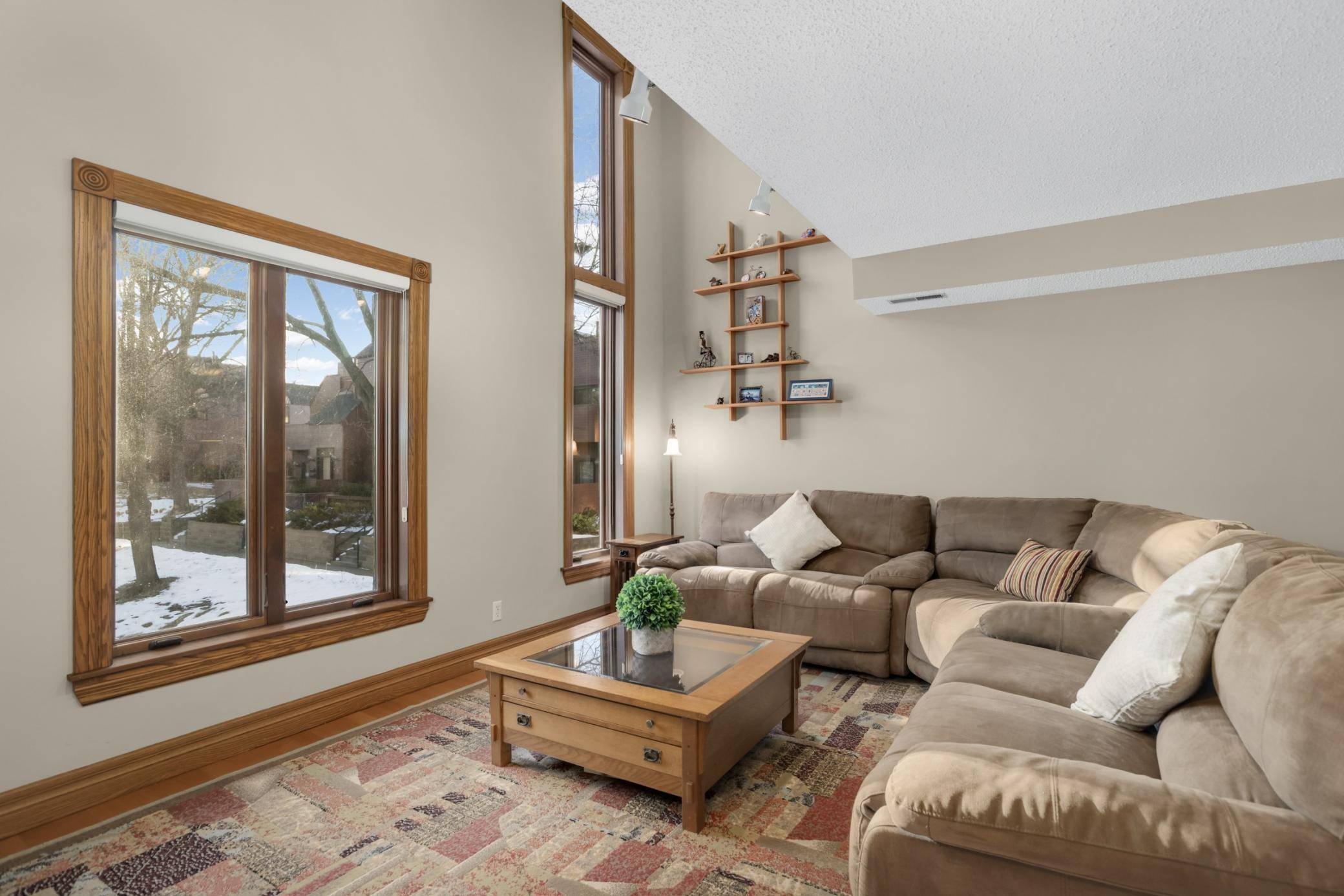 5 Irvine PARK #5B, Saint Paul, MN 55102