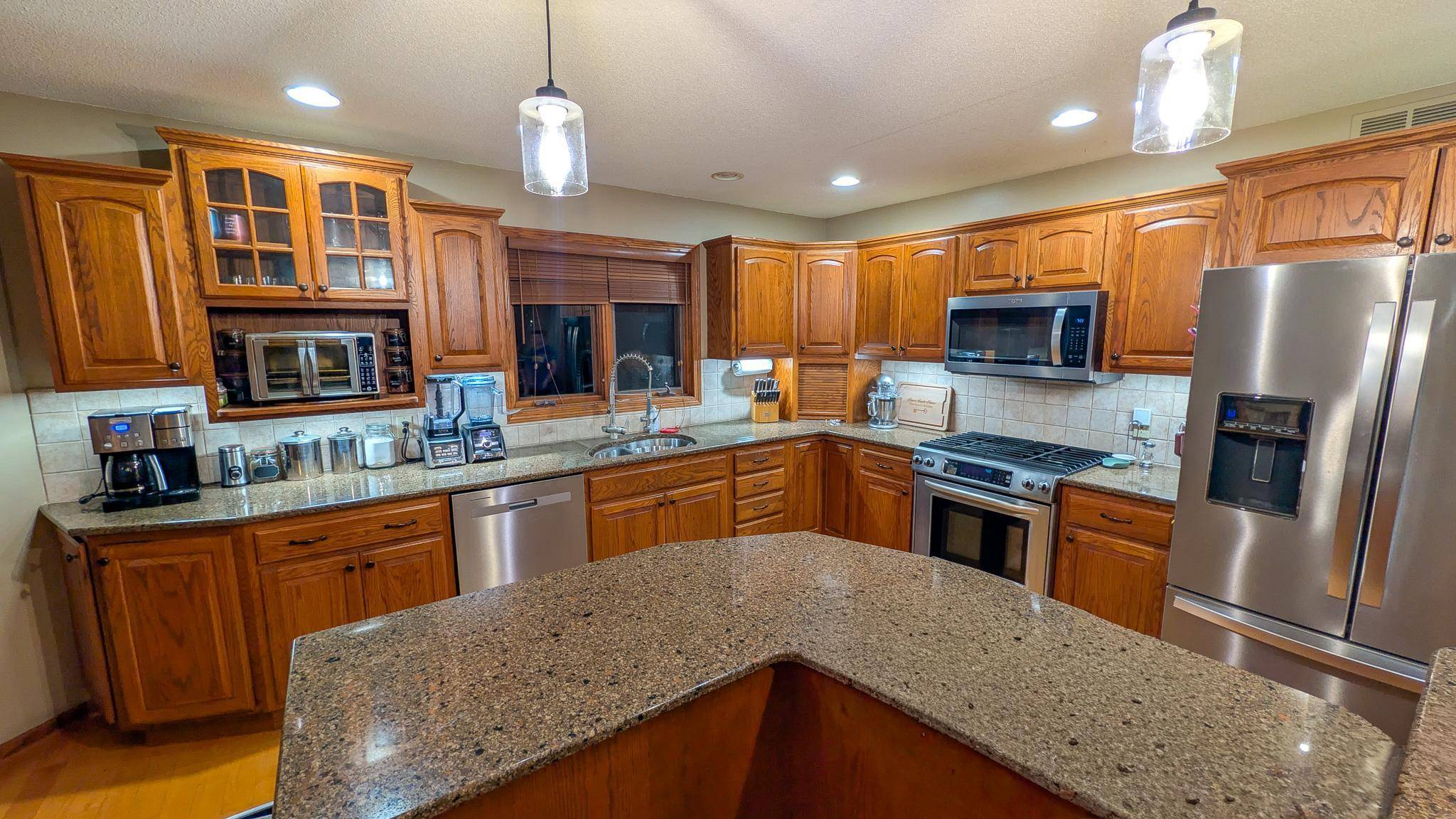 2722 Campus LN, Albert Lea, MN 56007