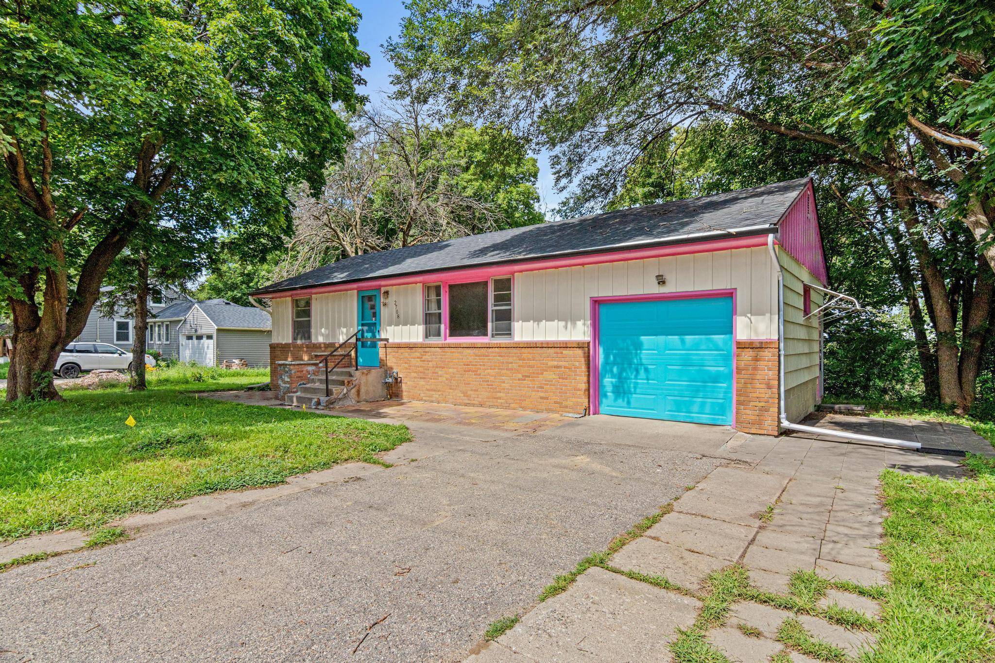 2708 Williams DR, Burnsville, MN 55337