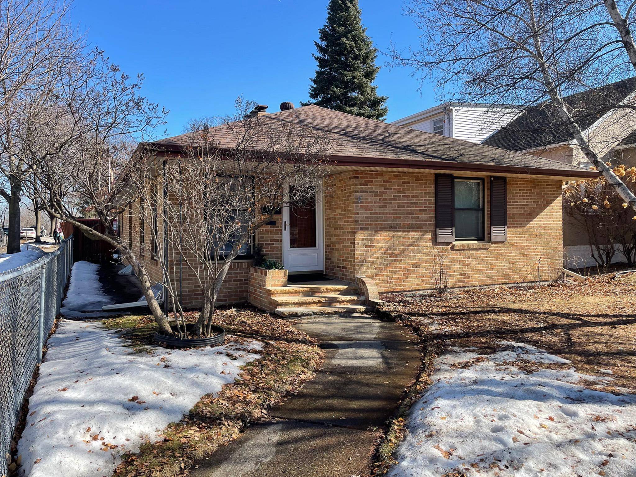 424 Hamline AVE S, Saint Paul, MN 55105