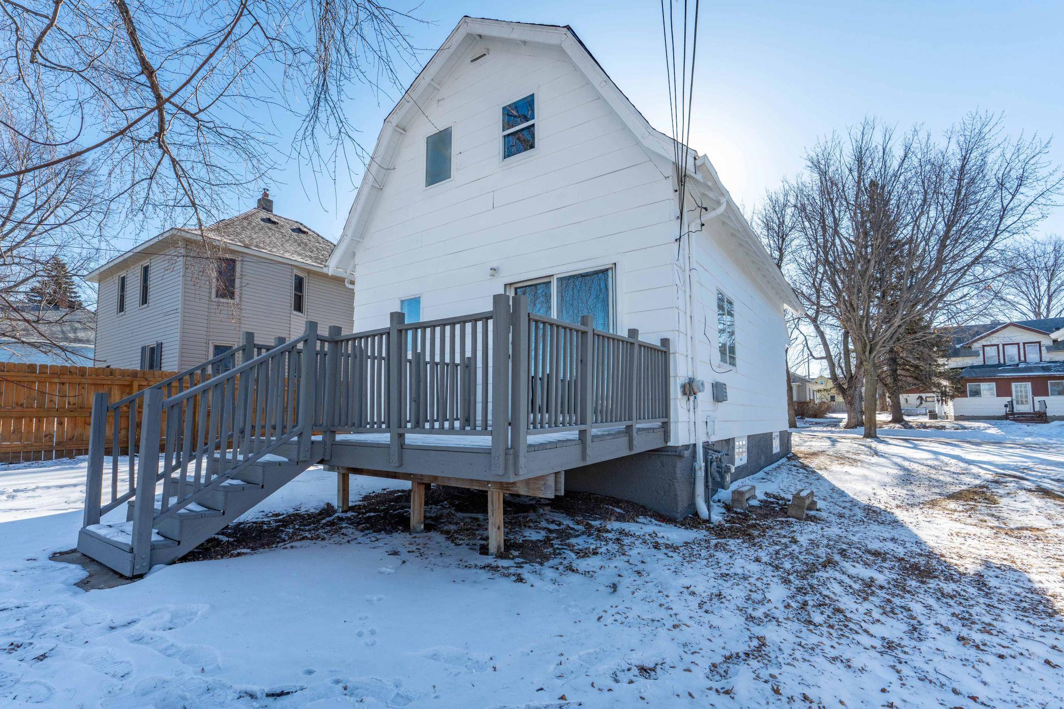 231 E Snelling AVE, Appleton, MN 56208