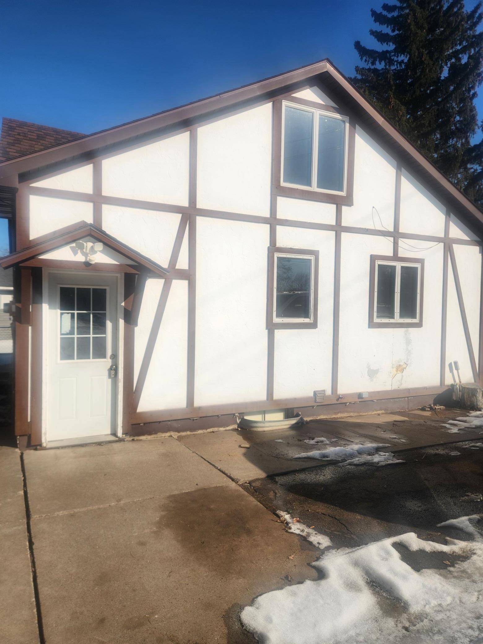 6311 Brogade, Askov, MN 55704