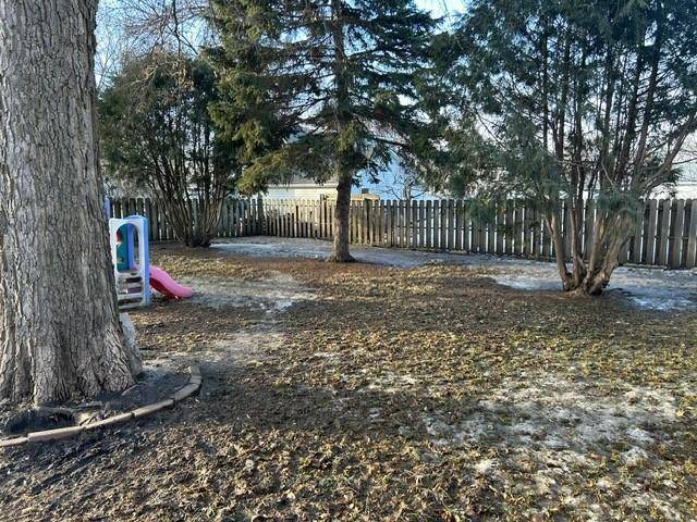 842 Fir AVE, Bird Island, MN 55310