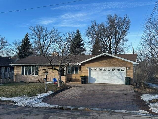 842 Fir AVE, Bird Island, MN 55310