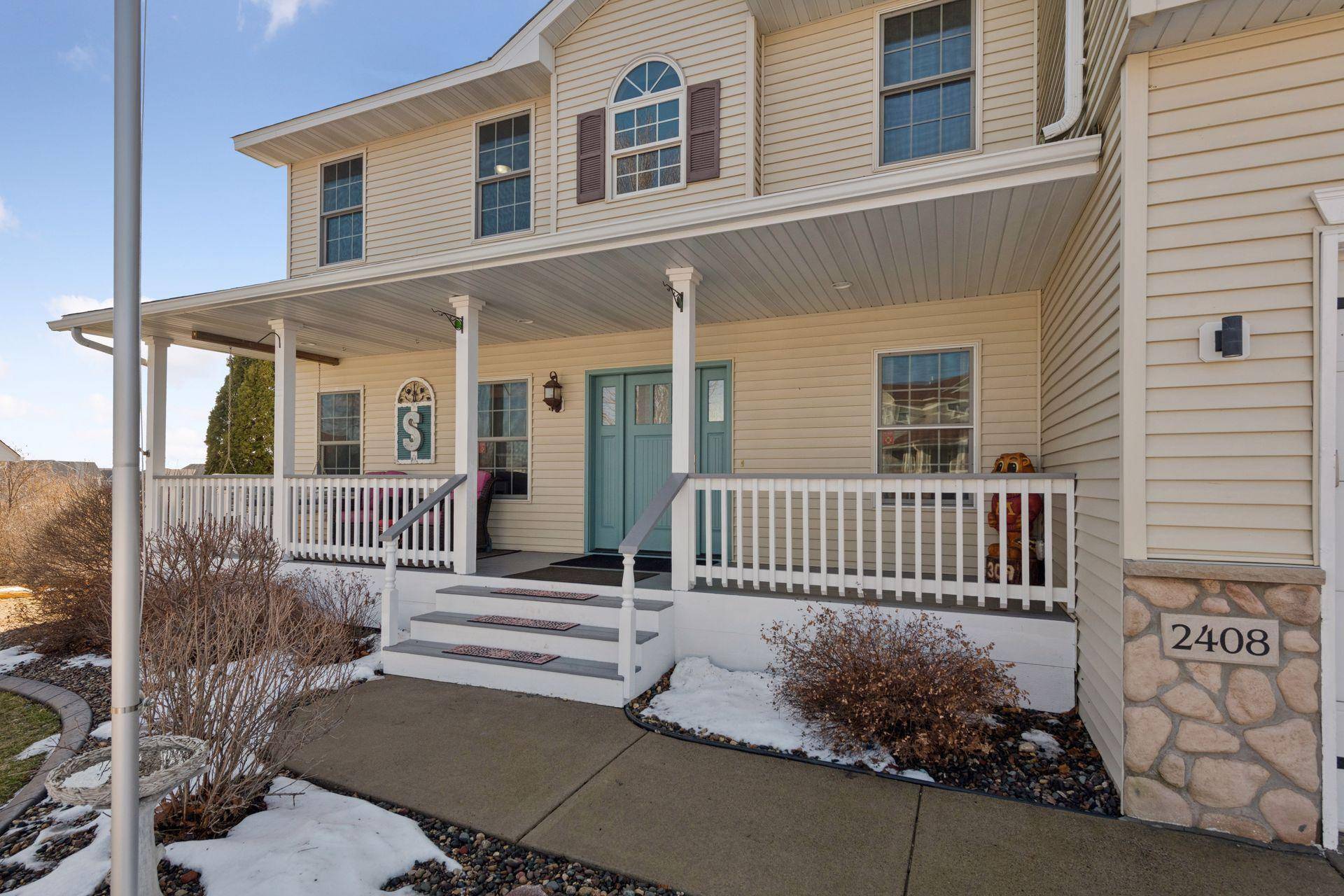 2408 Meadow DR, Buffalo, MN 55313