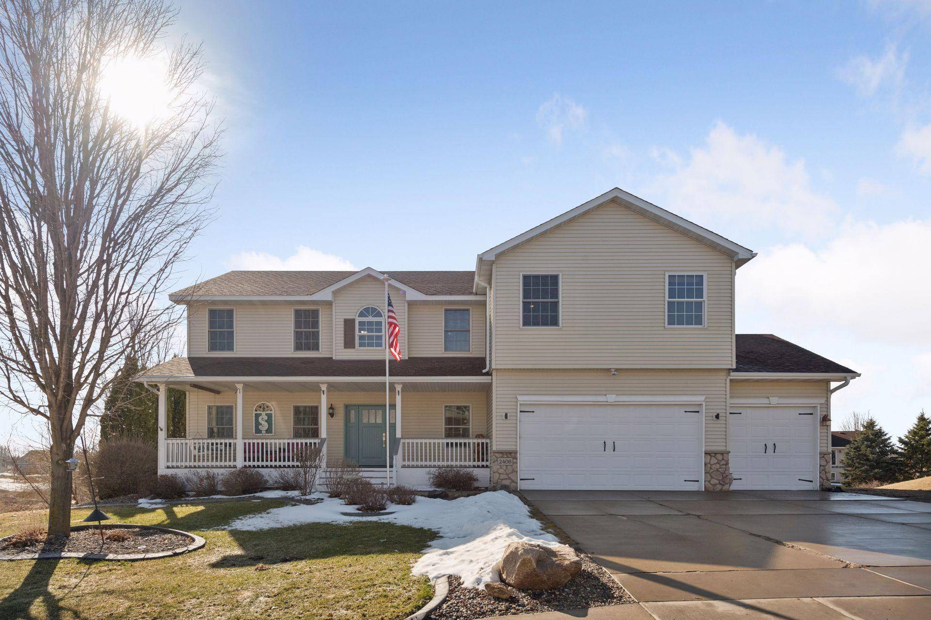 2408 Meadow DR, Buffalo, MN 55313