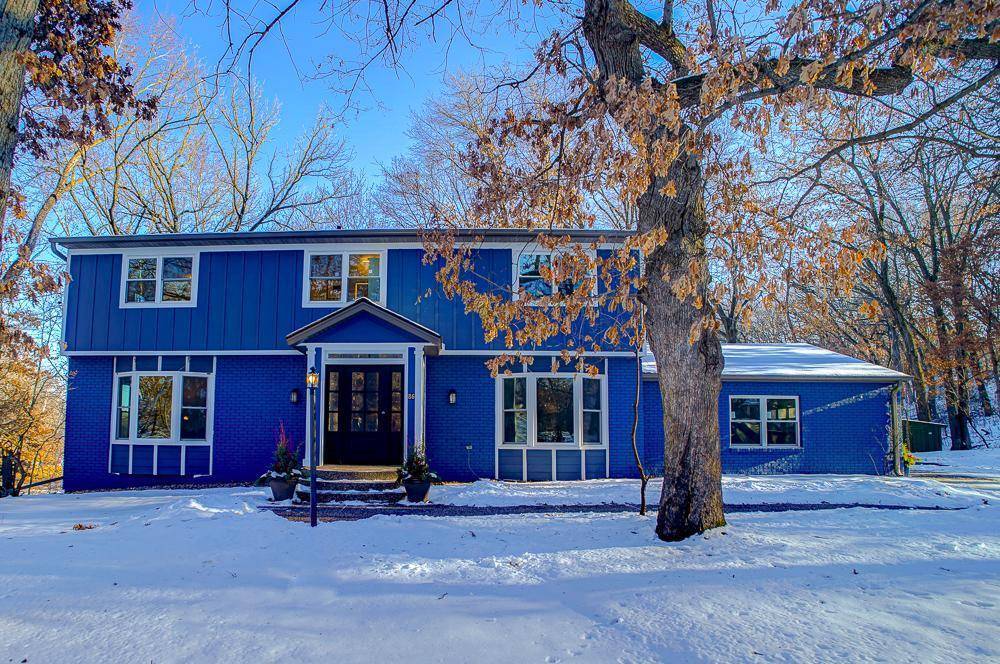 86 Old Wildwood RD, Mahtomedi, MN 55115