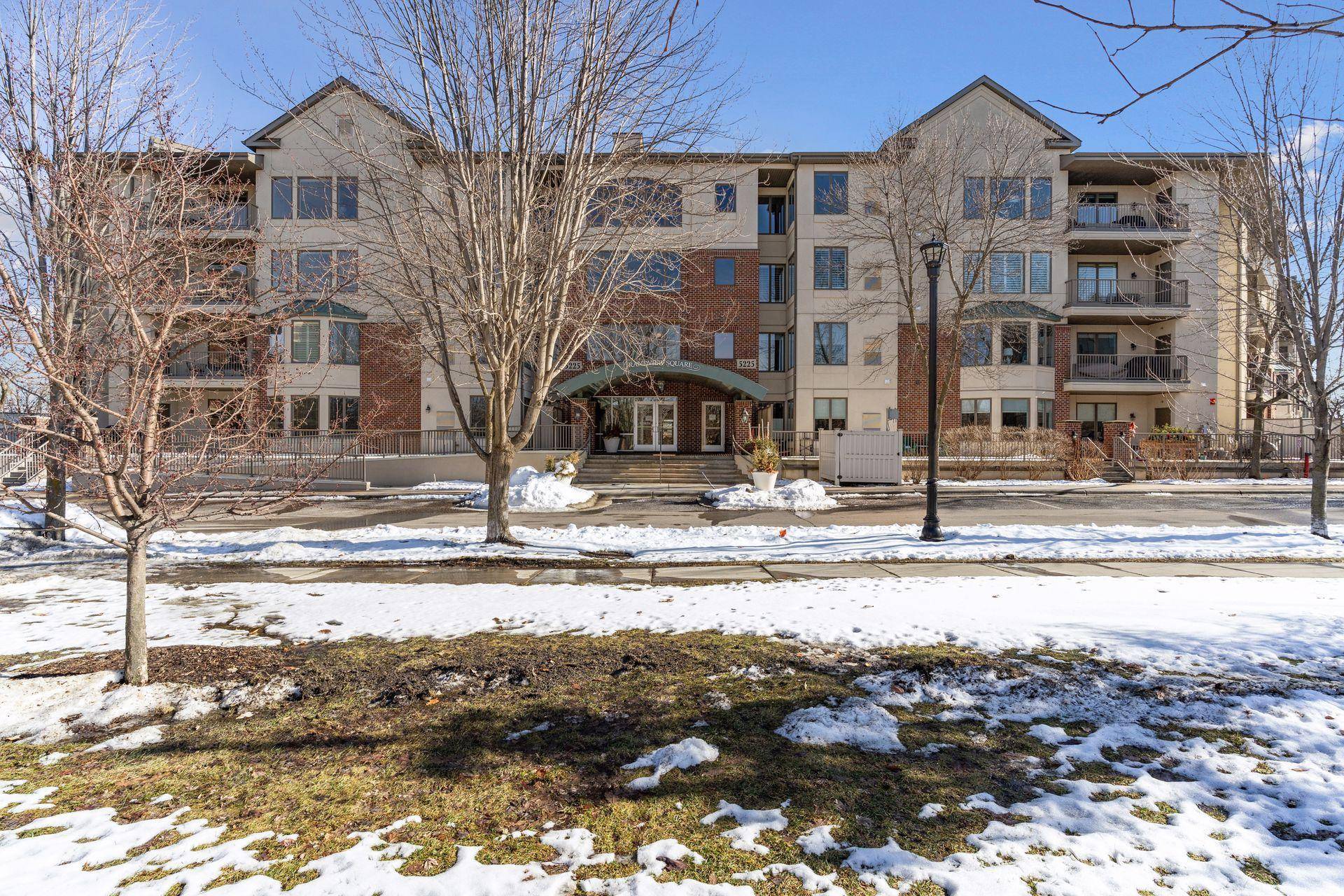 5225 Grandview SQ #313, Edina, MN 55436
