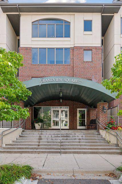 5225 Grandview SQ #313, Edina, MN 55436