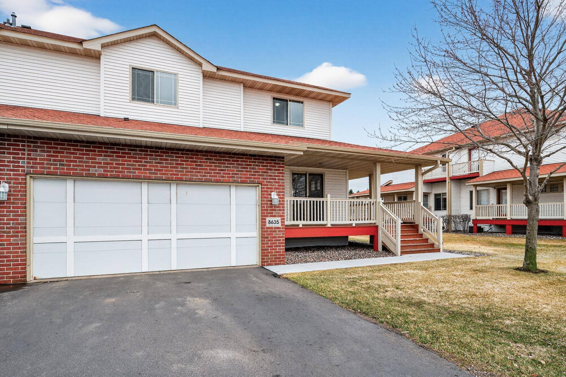 8635 Tessman CIR N, Brooklyn Park, MN 55445