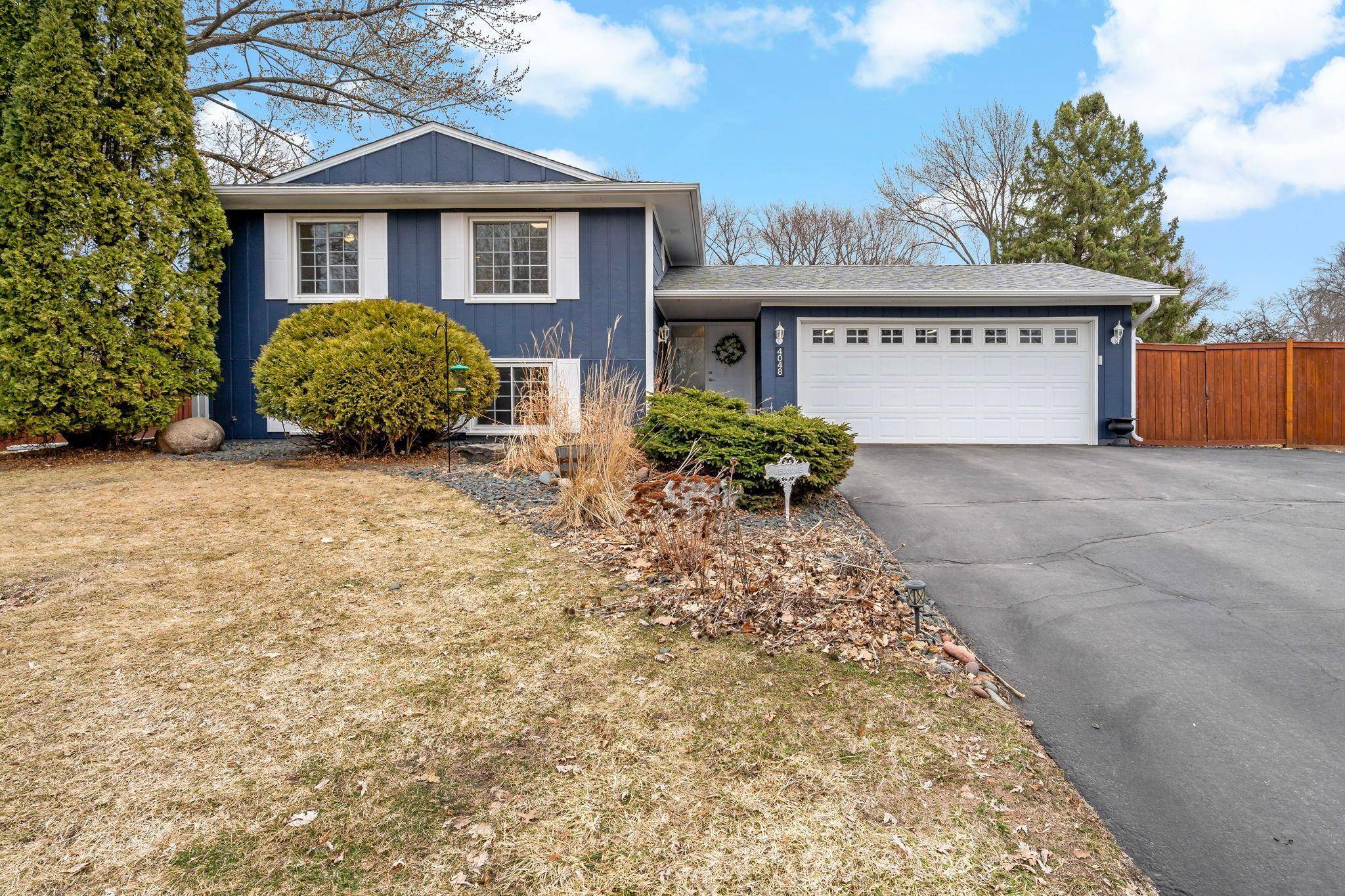 4048 Cinnabar DR, Eagan, MN 55122