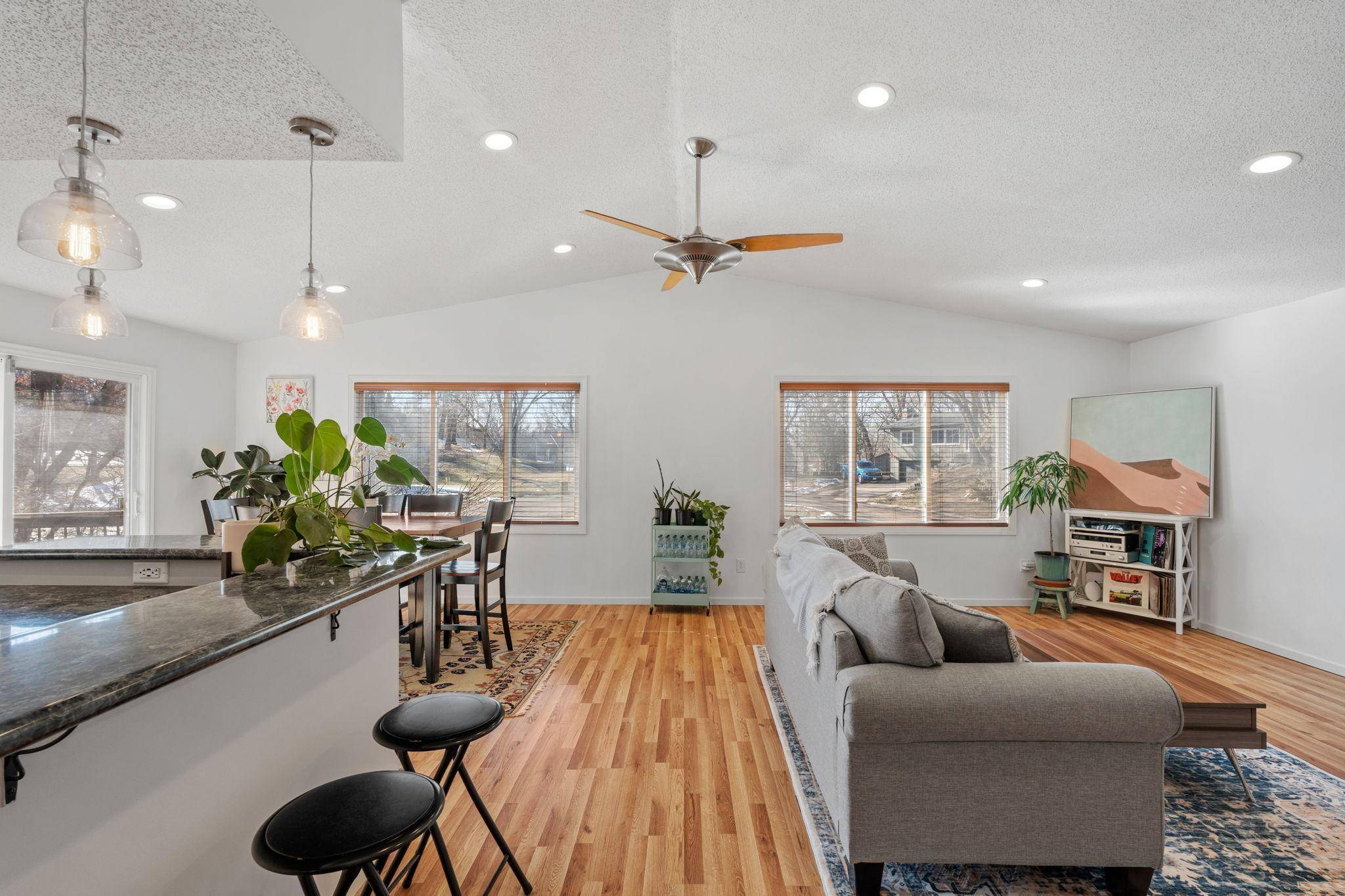 13409 Arden CIR, Burnsville, MN 55337
