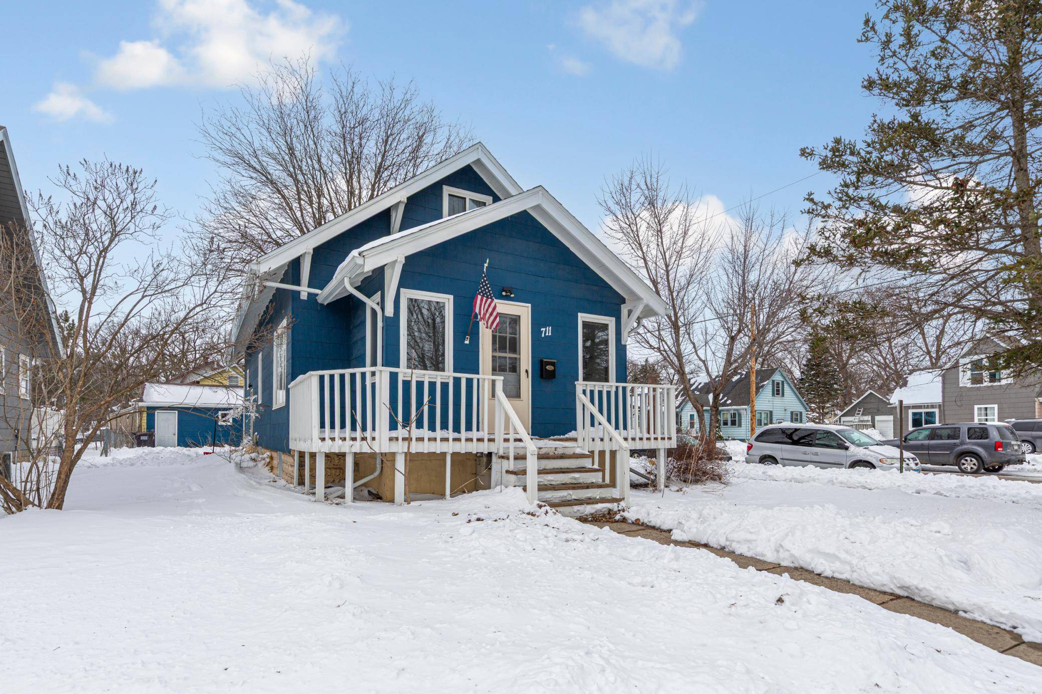 711 8th ST NW, Austin, MN 55912